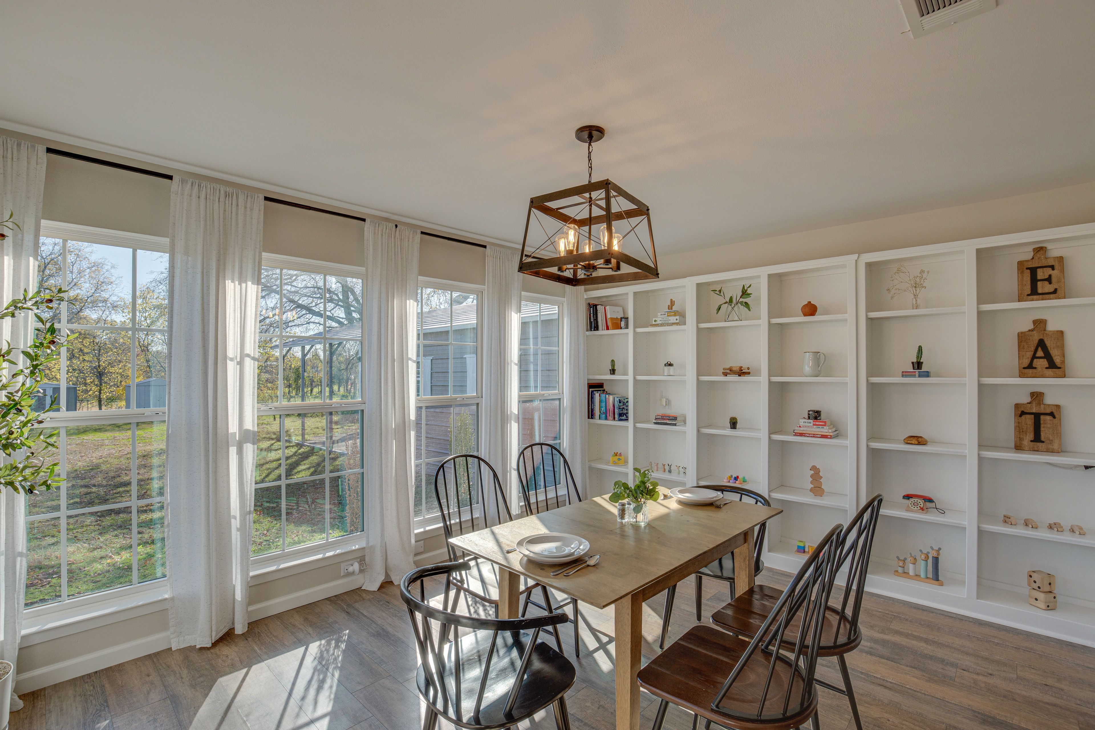 Sunroom | 6-Person Dining Table | Coffee Bar