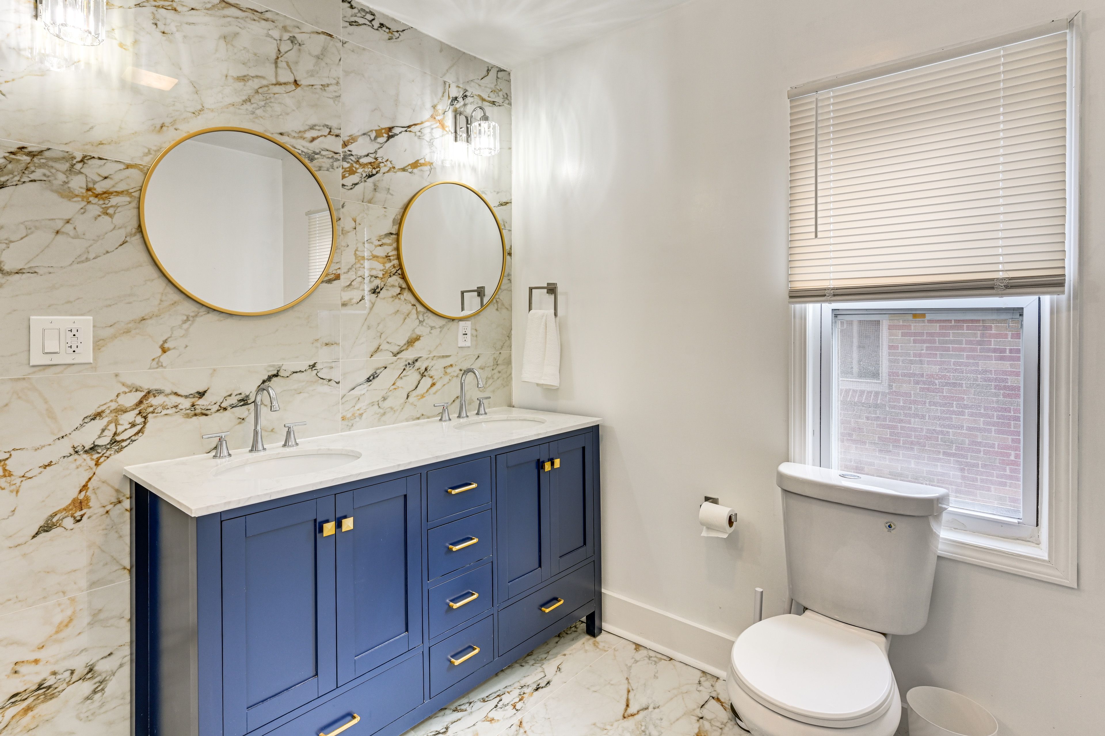 En-Suite Bathroom | 2nd Floor | Towels Provided