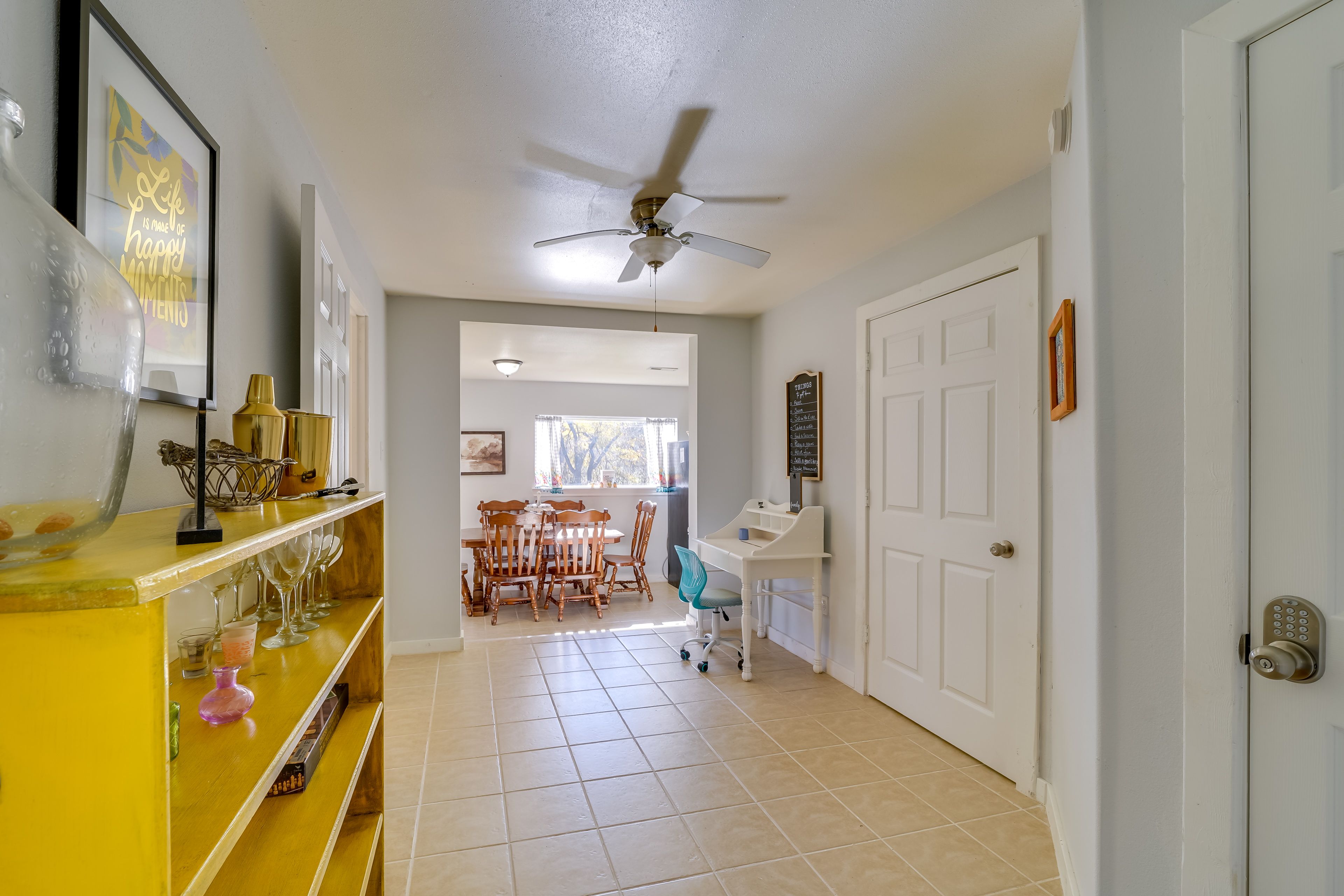 Hallway | Laptop-Friendly Workspace