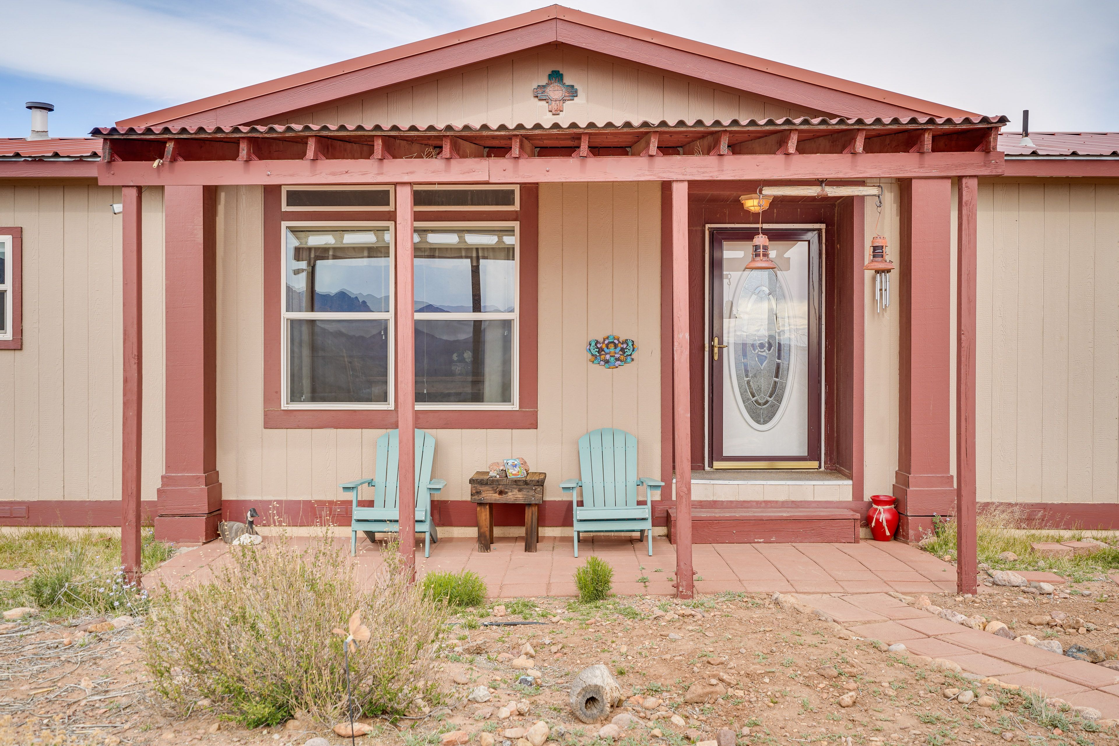 House Exterior | Furnished Porch