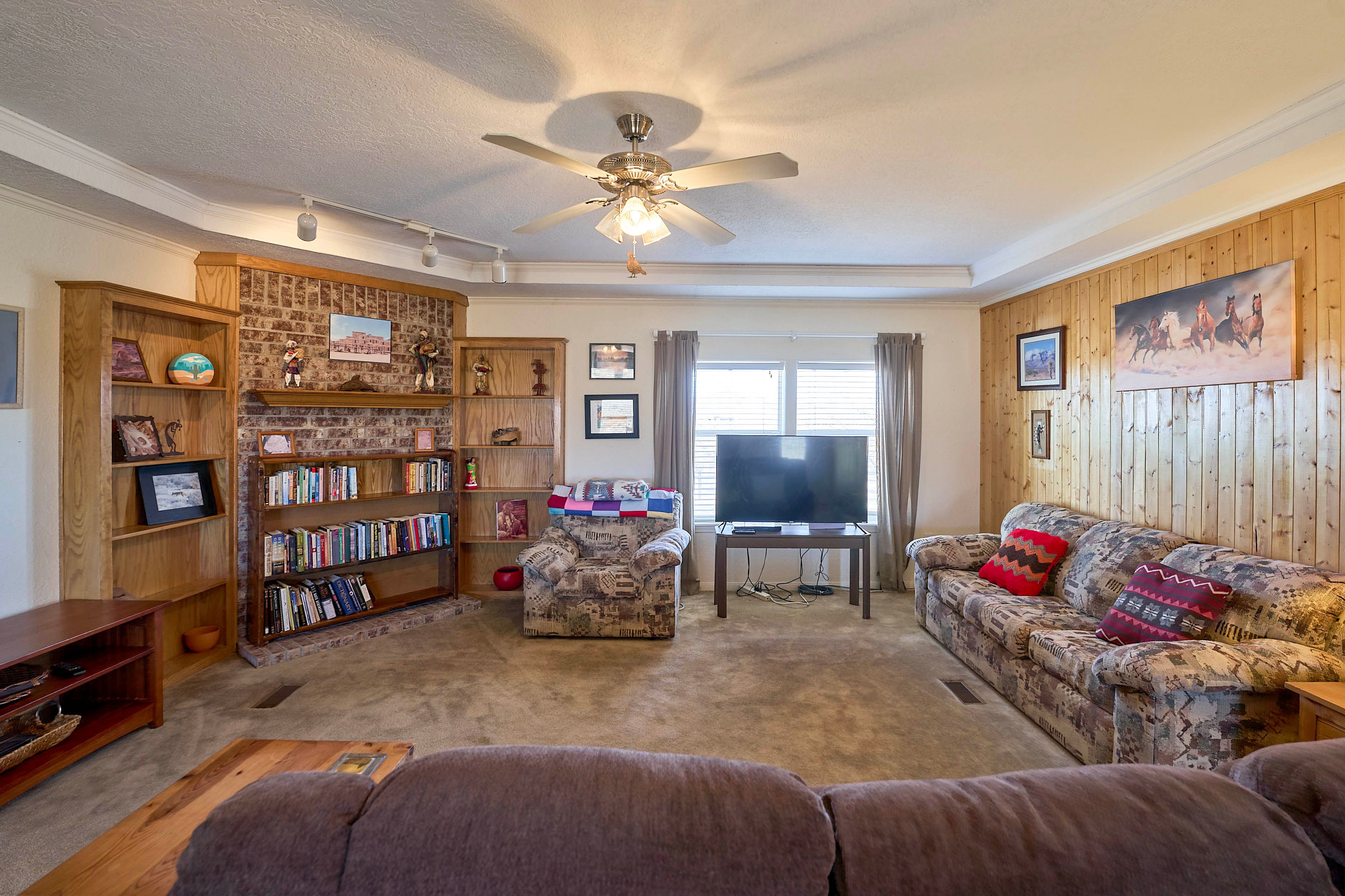 Living Area | Smart TV | Books