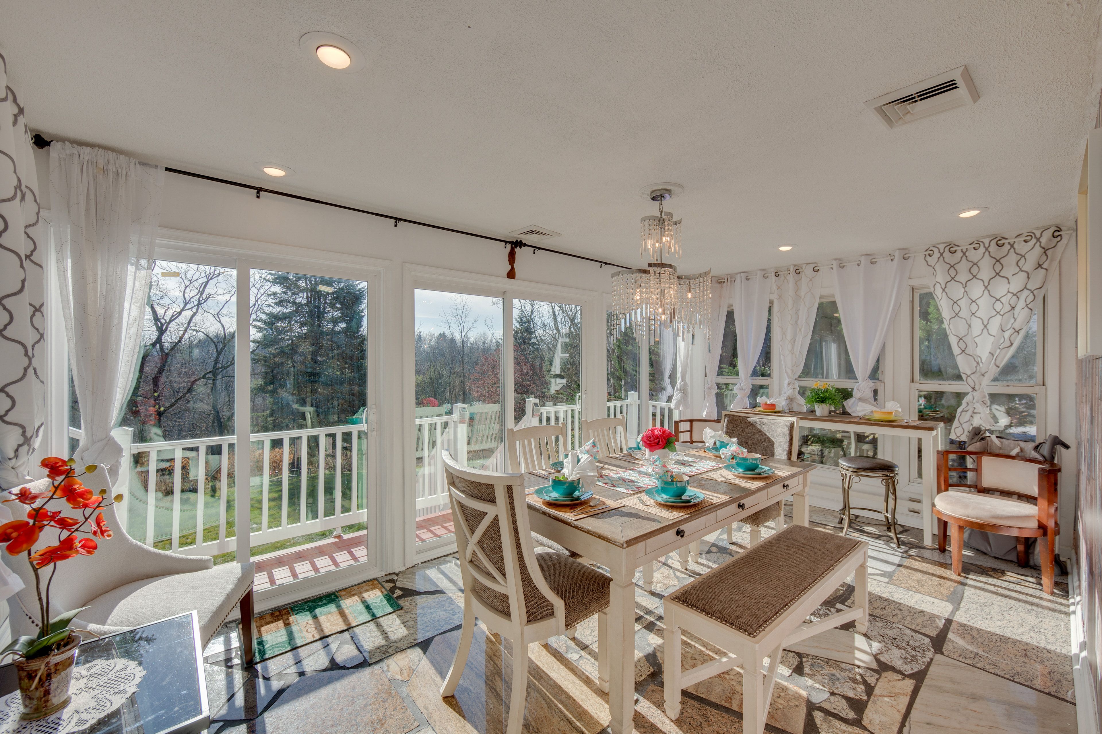 Dining Room | Dishware/Flatware Provided