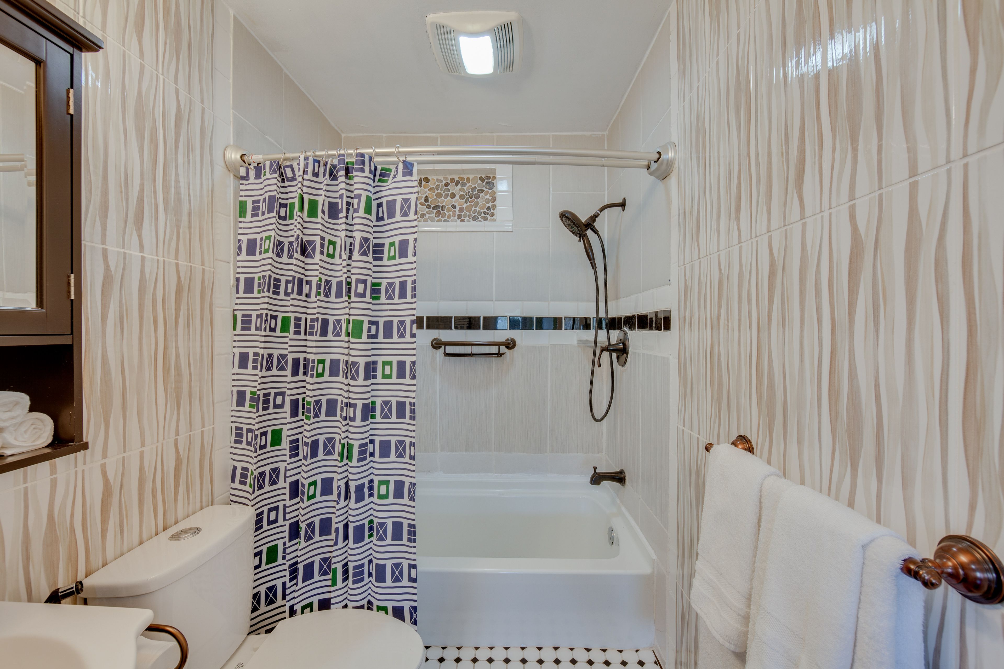 Bathroom | Towels Provided