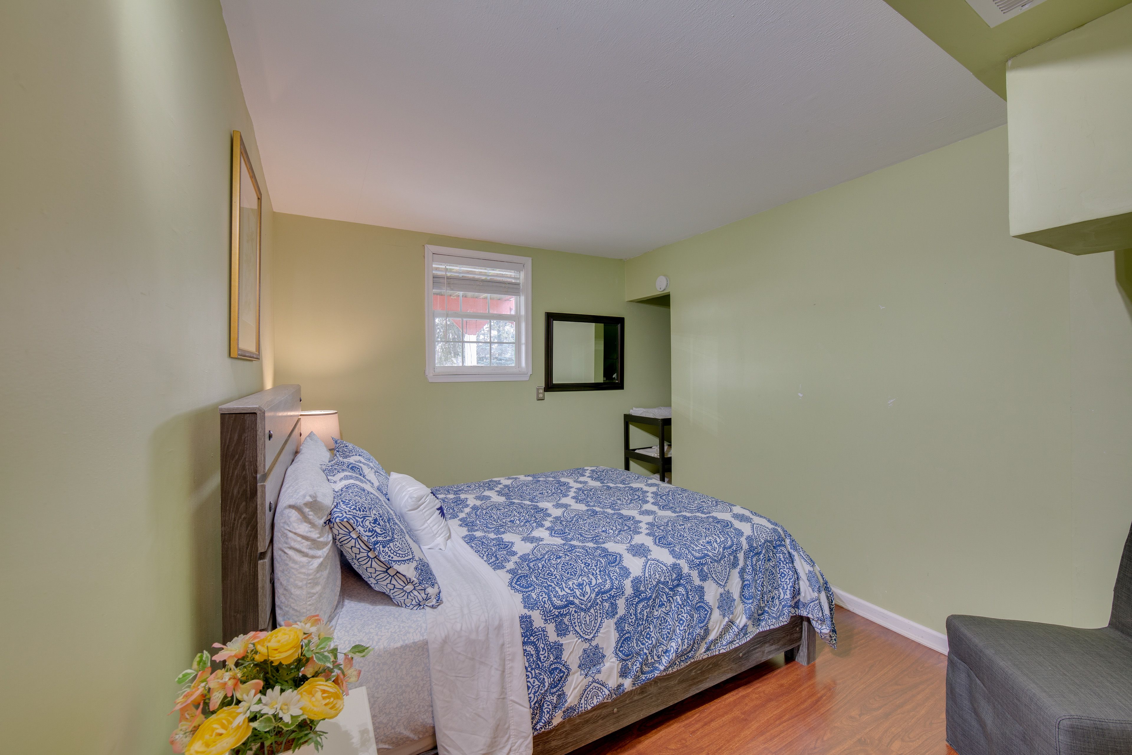 Bedroom 4 | Queen Bed