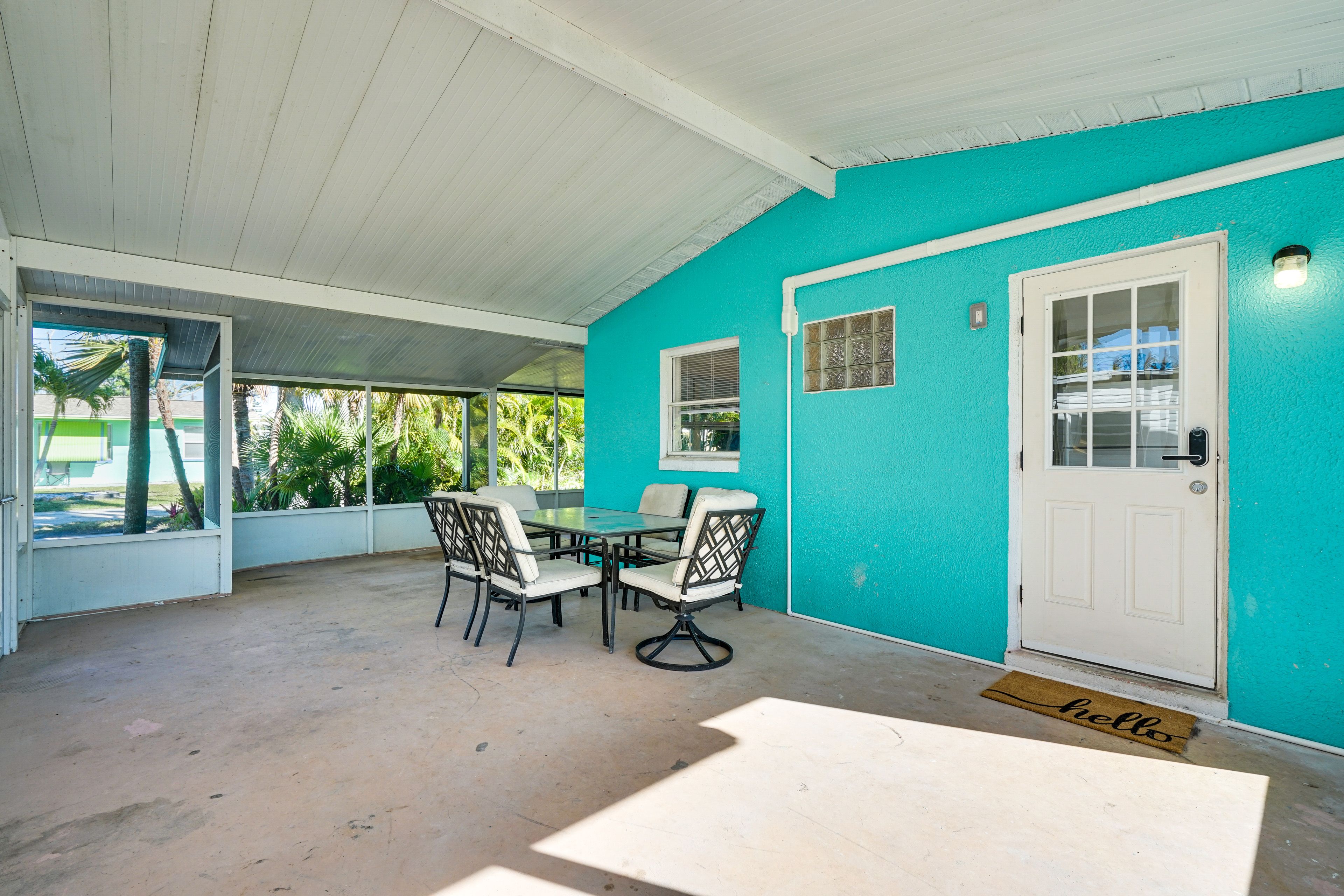 Screened Back Patio