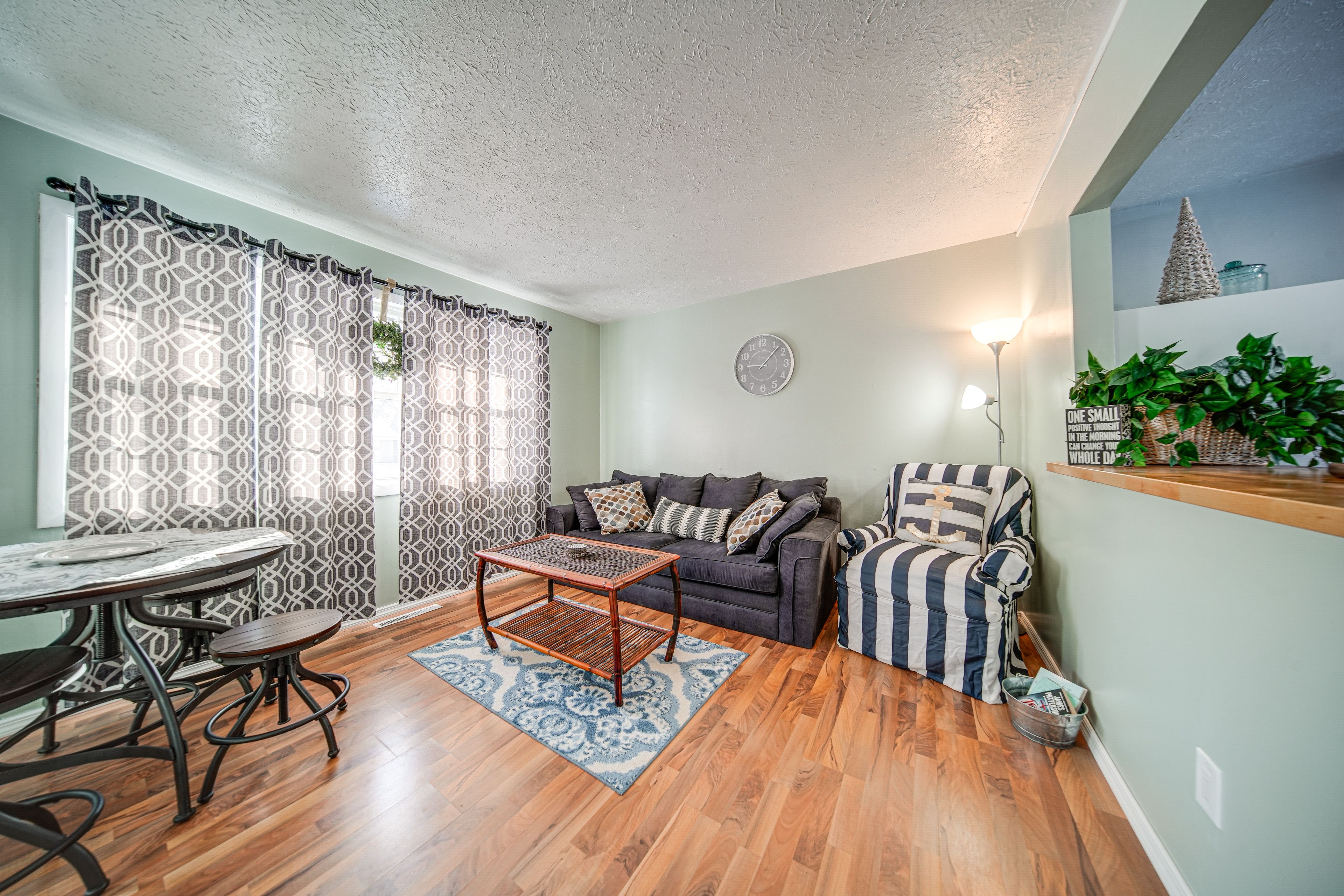 Living Room | Smart TV | DVD Player | Board Games
