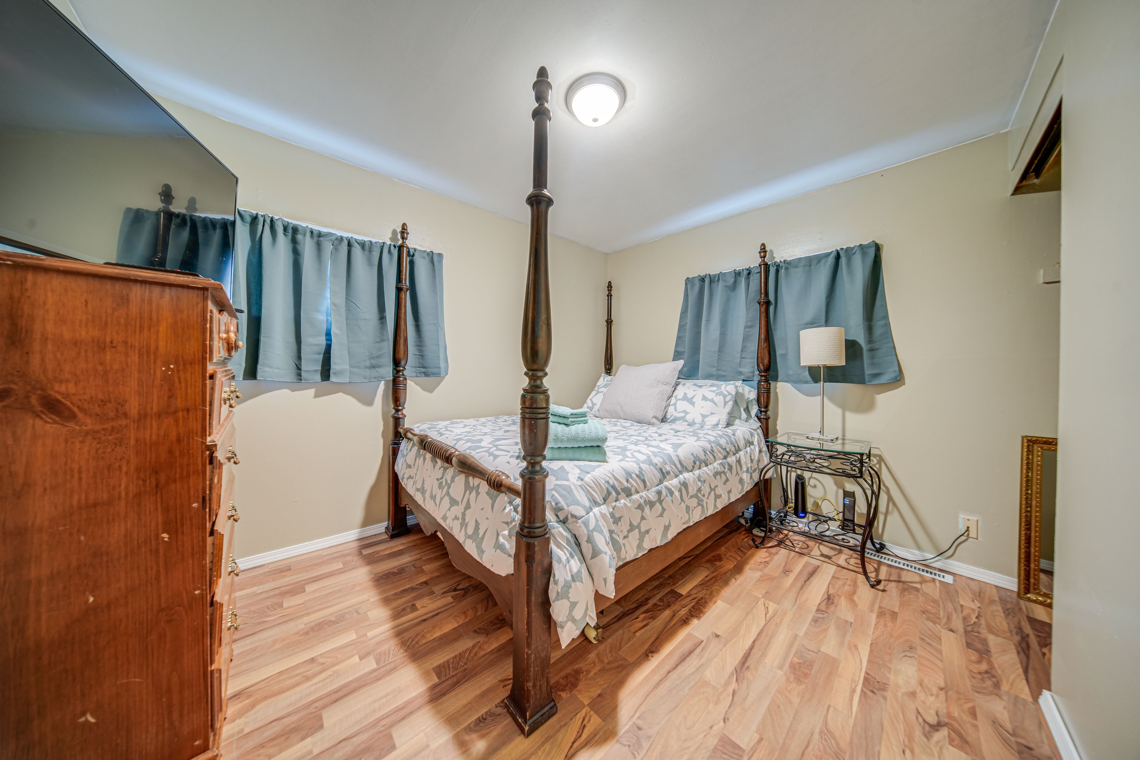 Bedroom 2 | Queen Bed | 1st Floor | Hangers