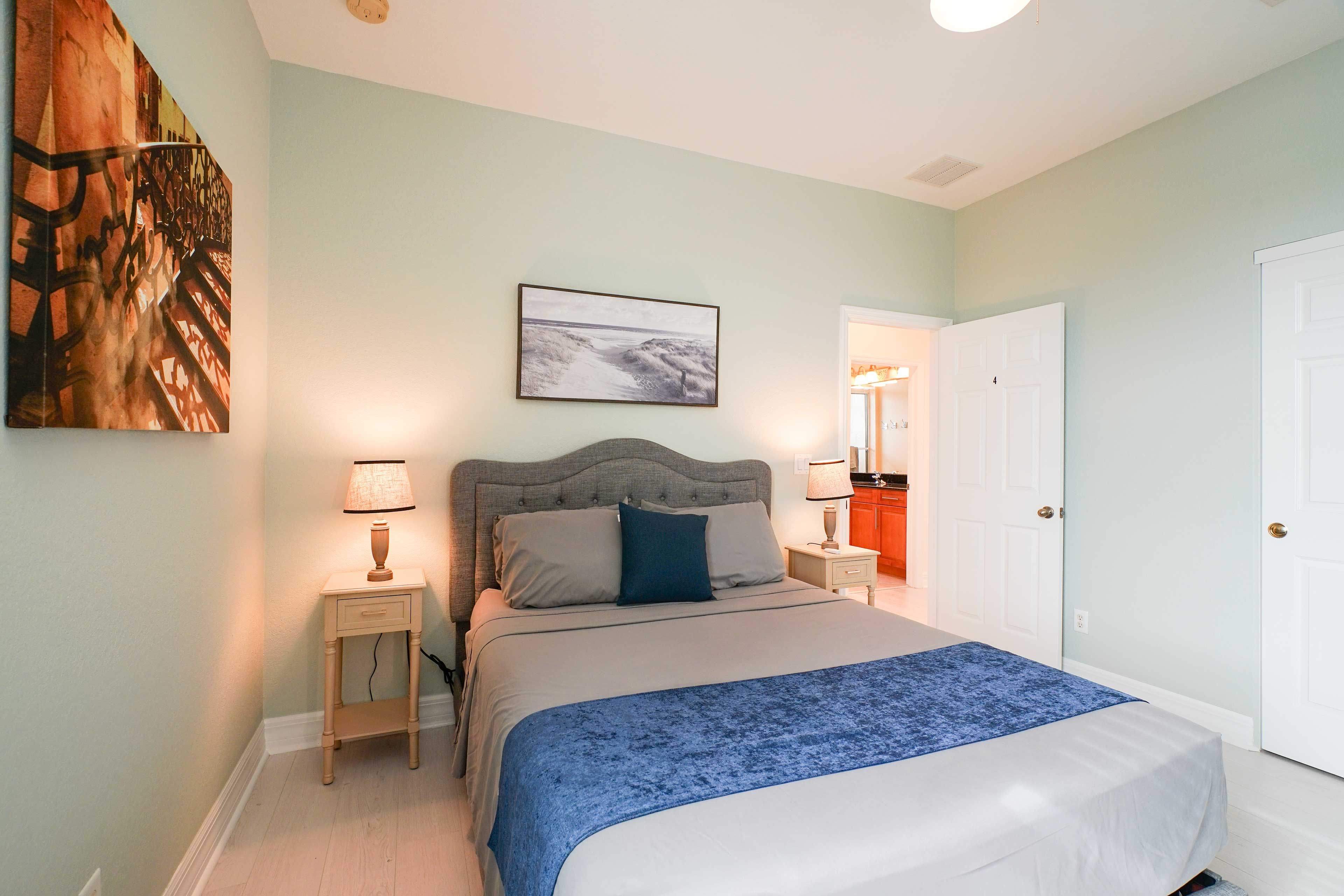 Bedroom 5 | Queen Bed