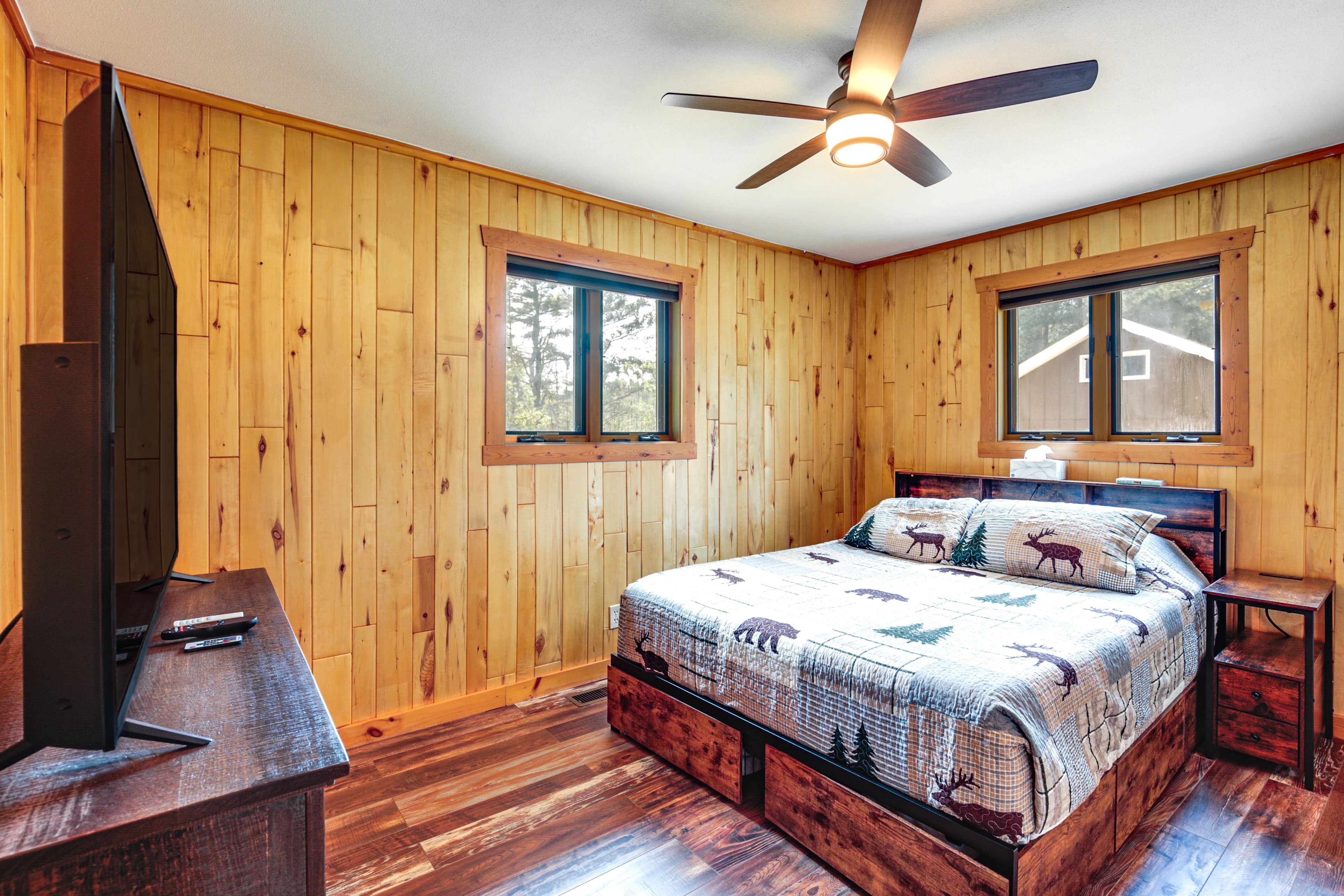 Bedroom 1 | Queen Bed | Flat-Screen TV