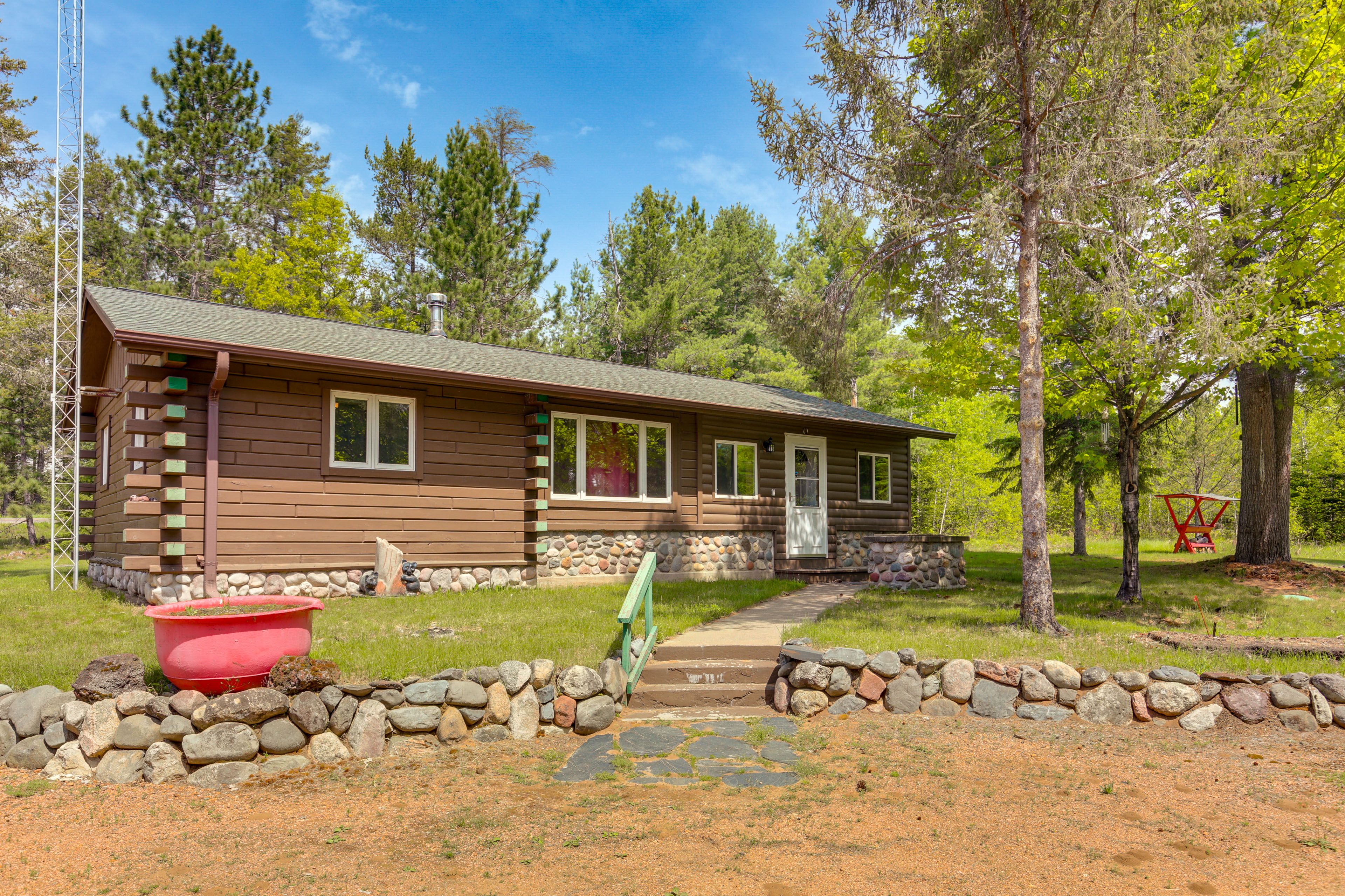 Conover Vacation Rental | 3BR | 1BA | 992 Sq Ft | Stairs to Enter