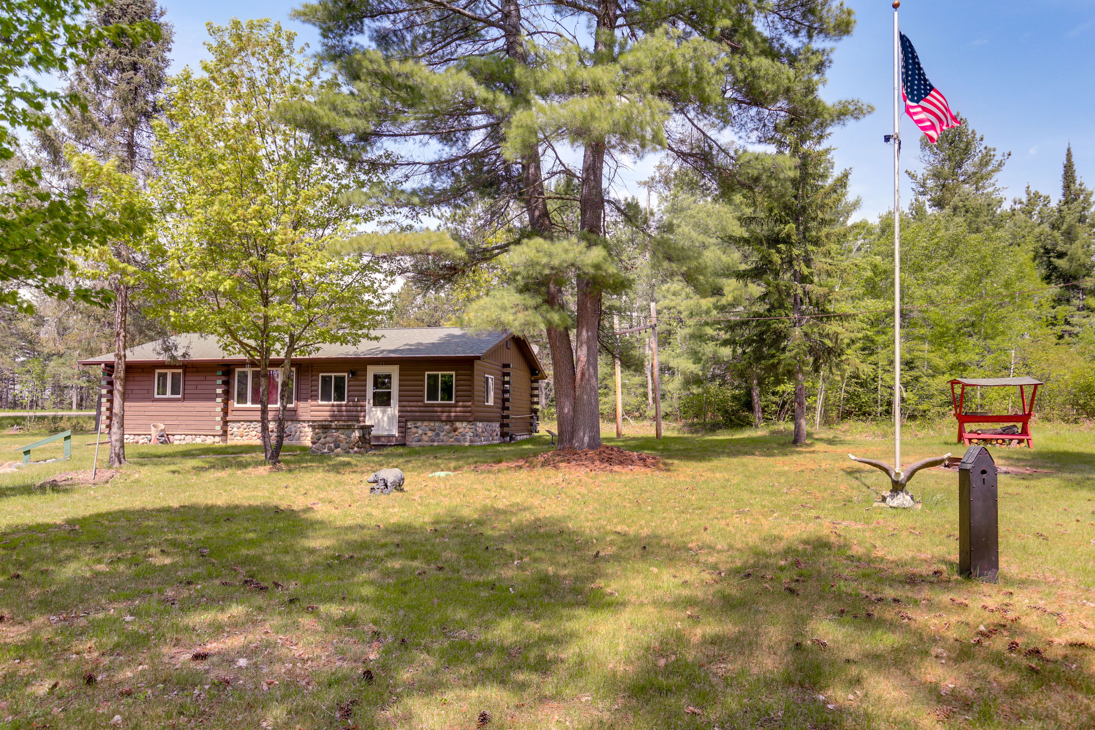 Cabin Exterior | Front Yard