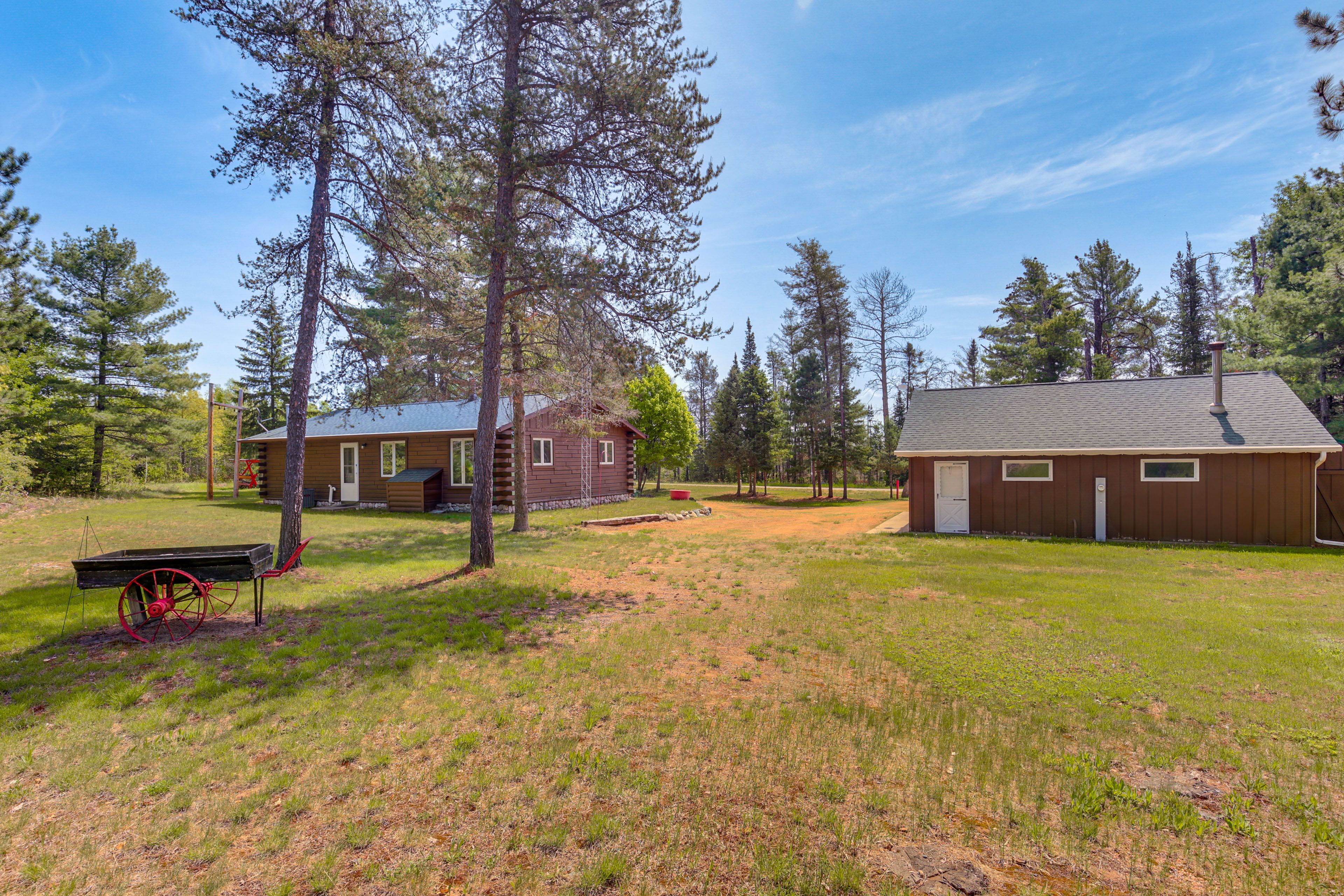 Cabin Exterior | Backyard