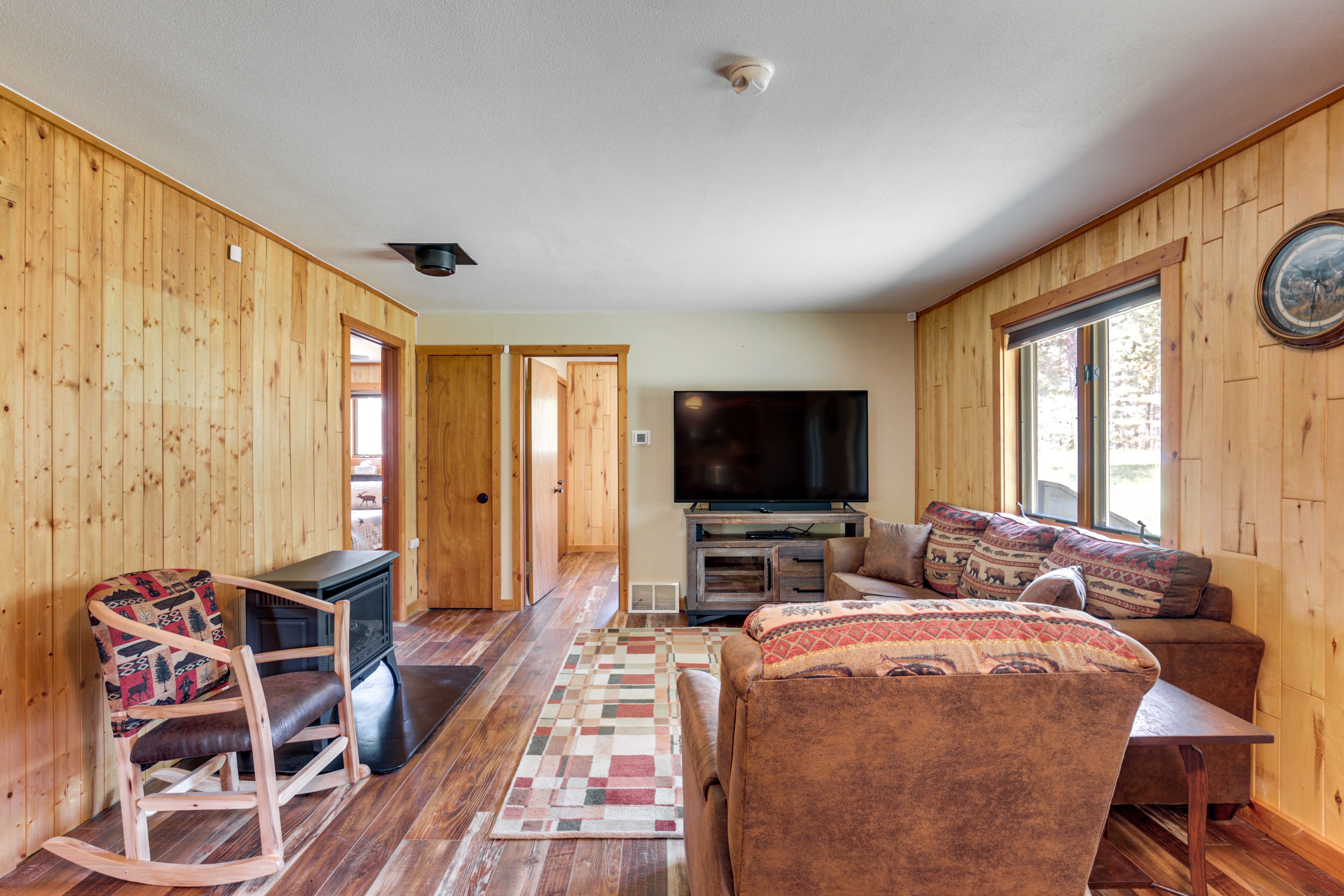 Living Room | Central Air Conditioning/Heat | Free WiFi | Remodeled Home