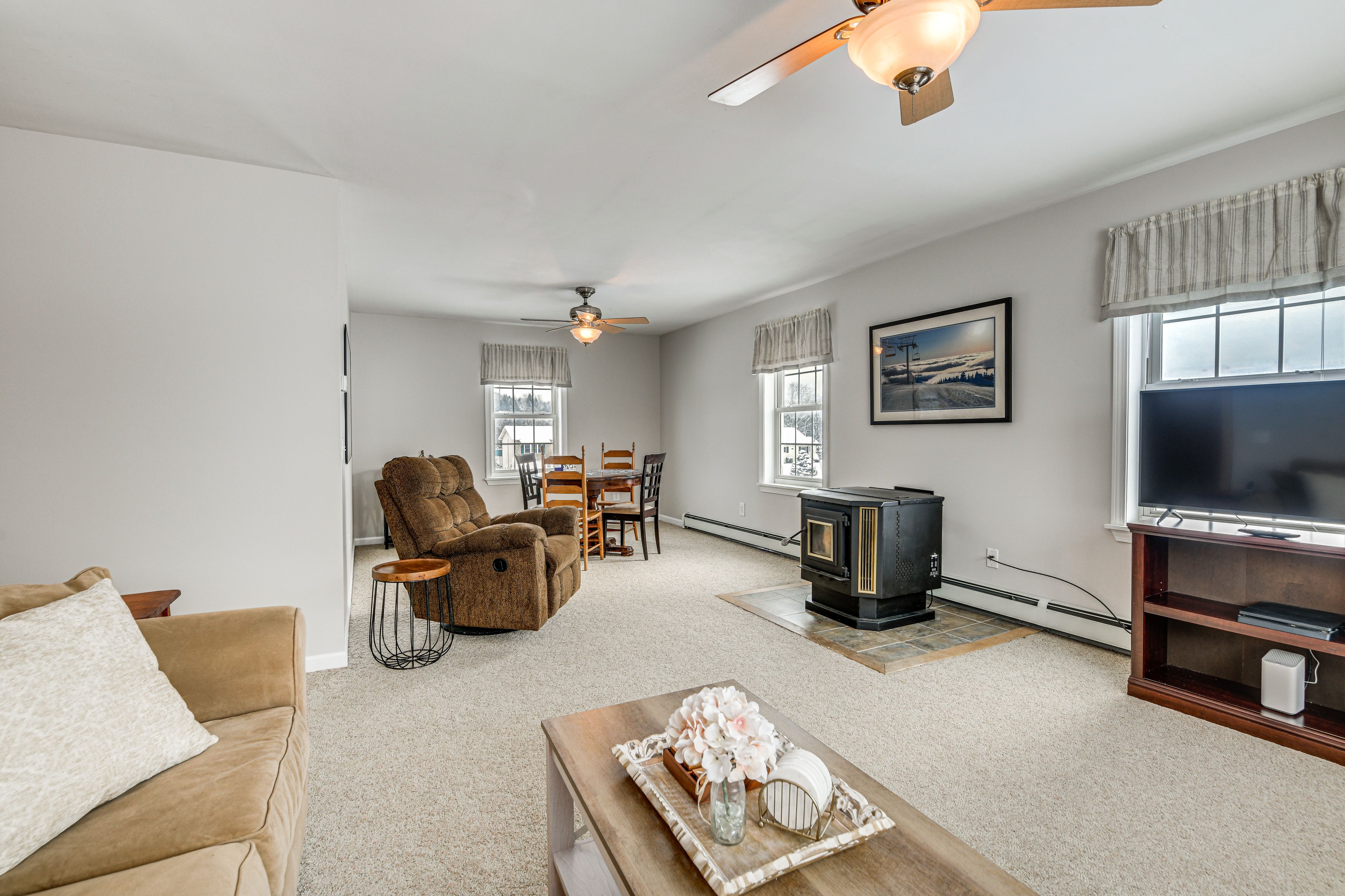 Upper Living Room | 2nd Floor