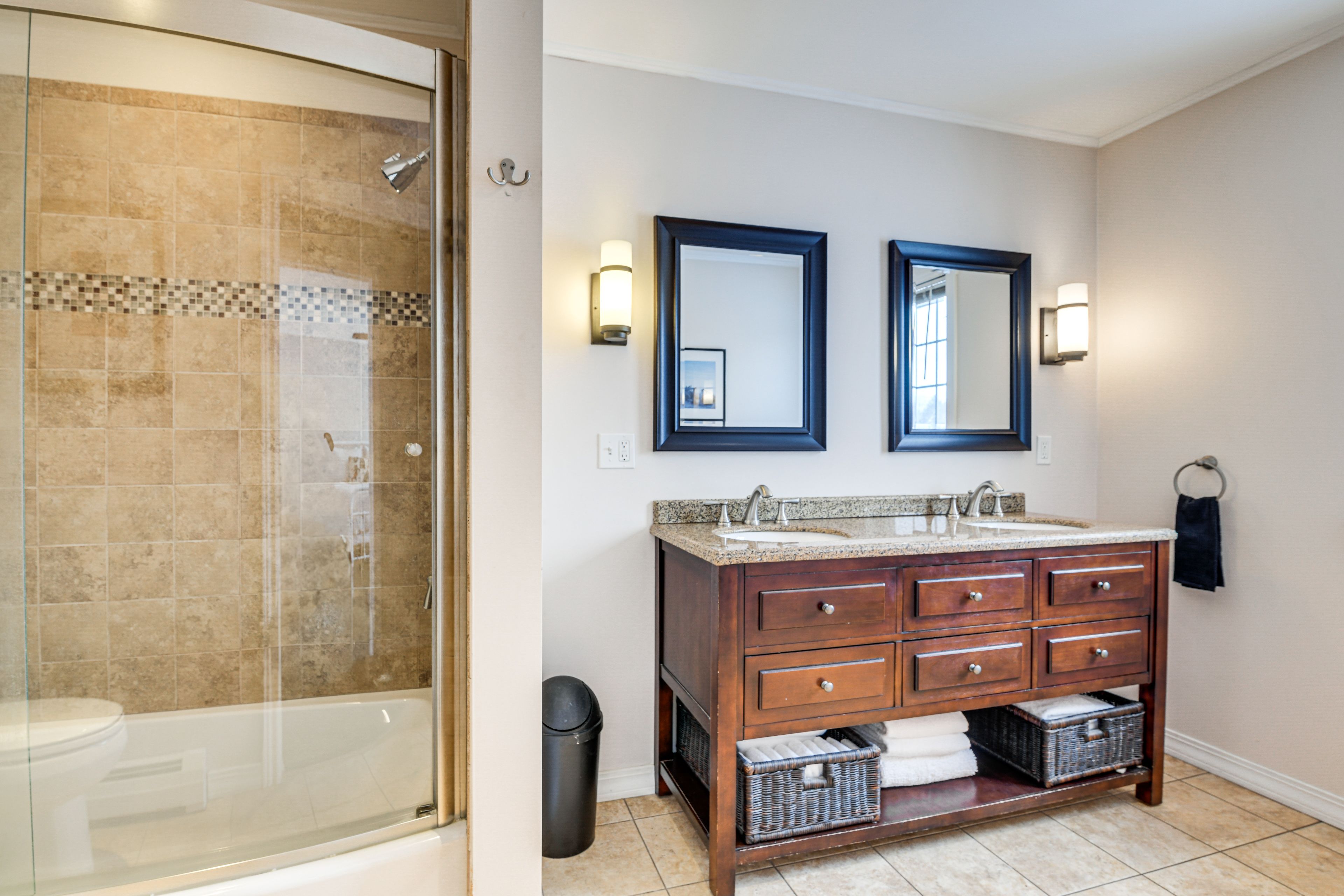 Bathroom | 2nd Floor