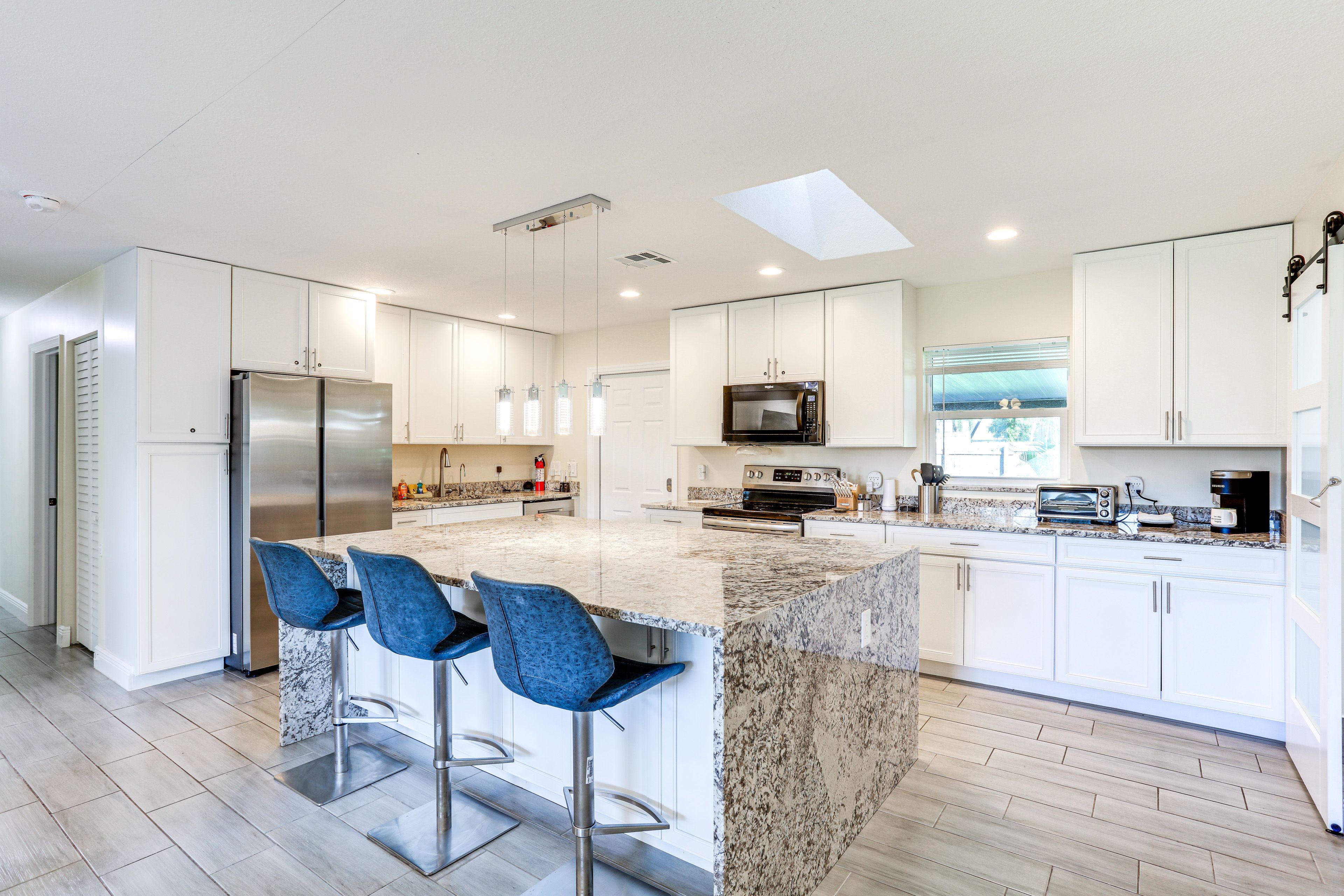 Kitchen | Single-Story House | In-Unit Laundry | 5 Mi to Lantana Beach