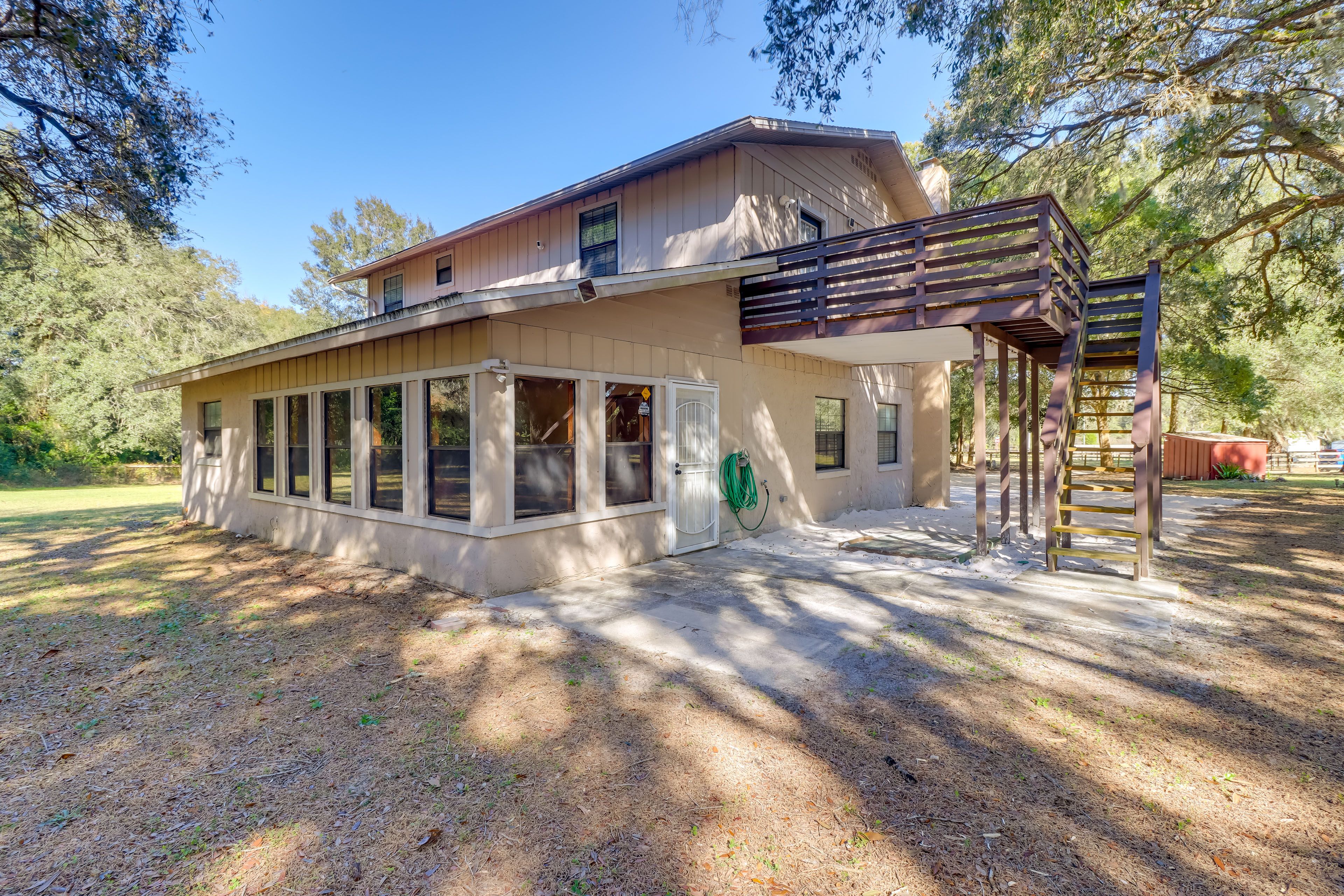 2-Story House | Self Check-In | 9 Mi to Lake Sumter Landing