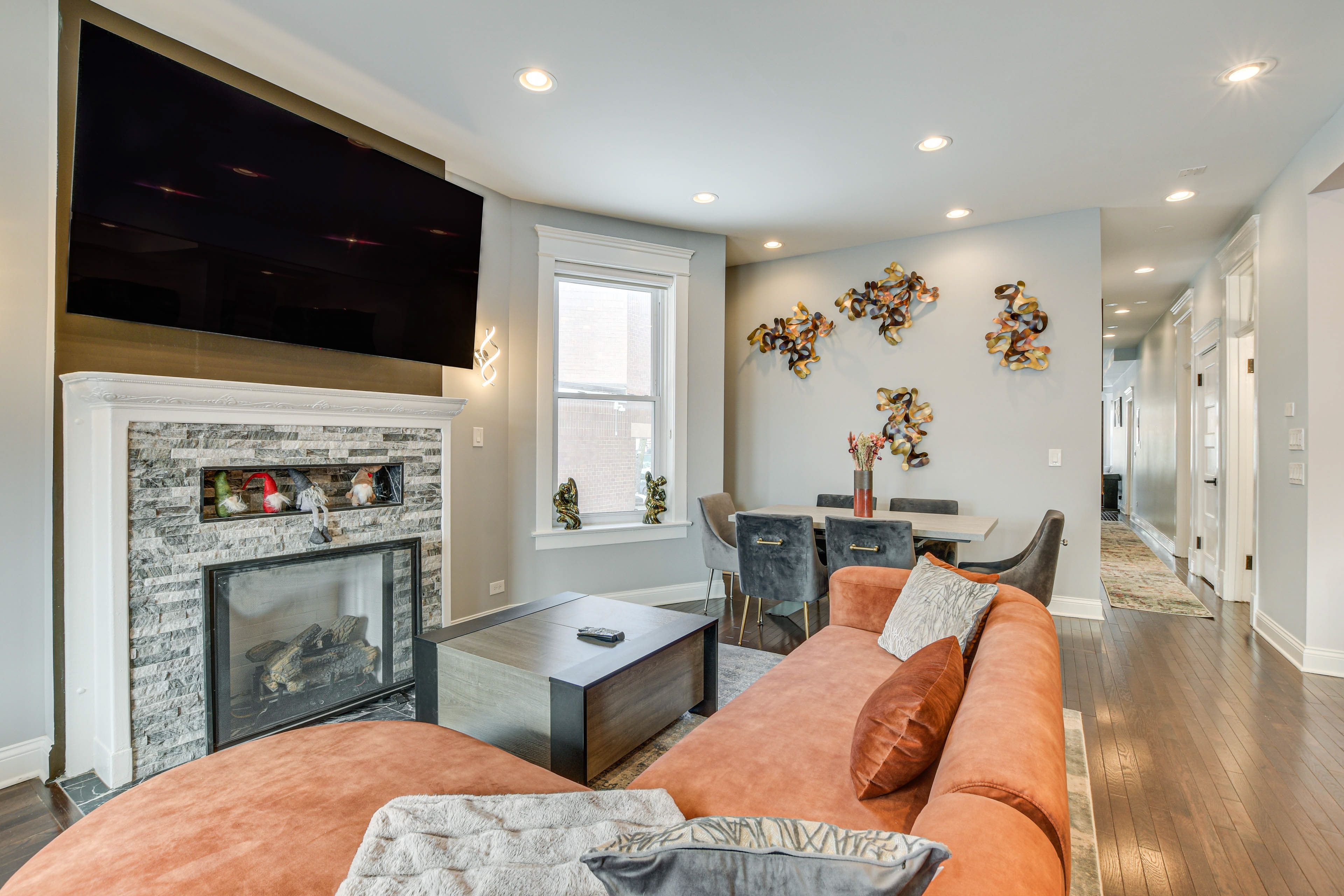 Living Room | Single-Story 1st Floor Apartment | Smart TV | Fireplace