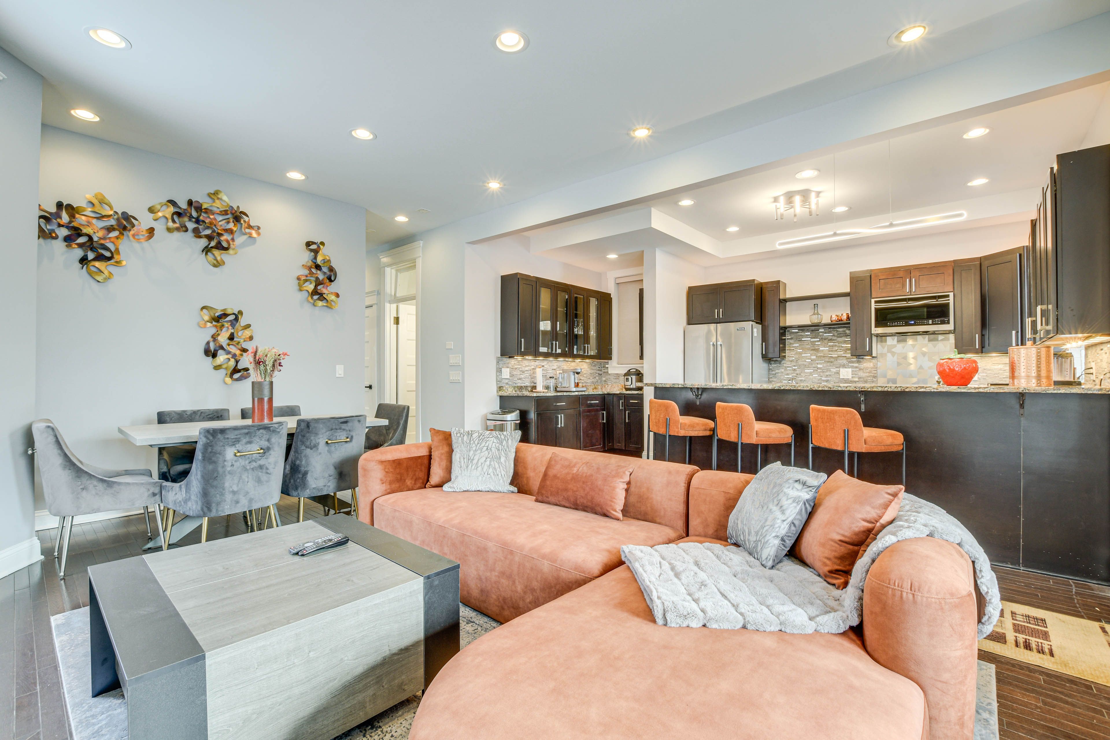 Chicago Vacation Rental | 3BR | 2BA | Stairs Required to Enter | 1,851 Sq Ft