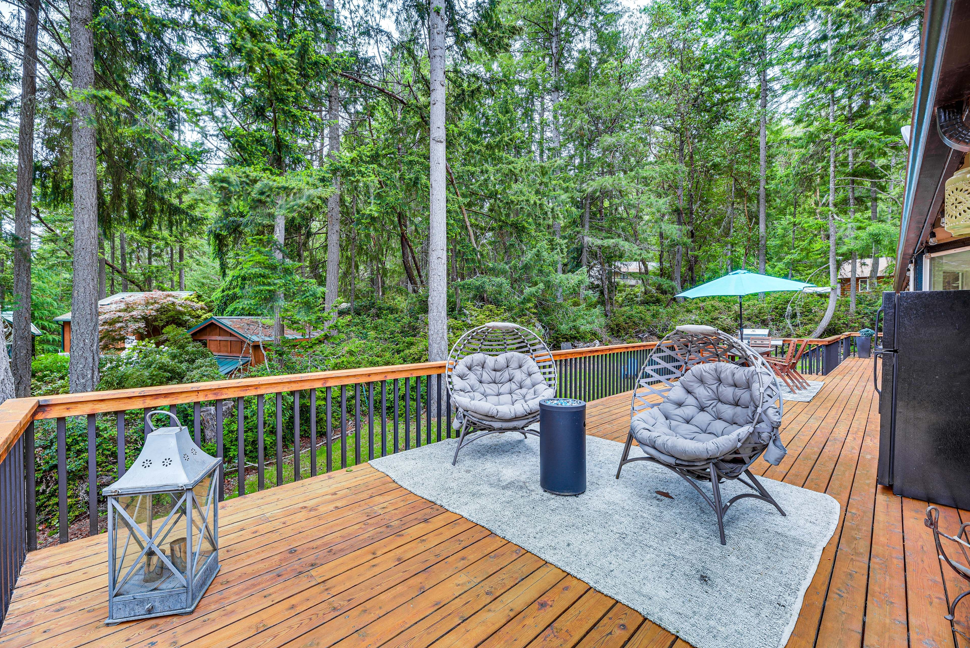 Deck | Dining Area | Lake View | 2 Kayaks | Gas Grill & Griddle | Fire Pit