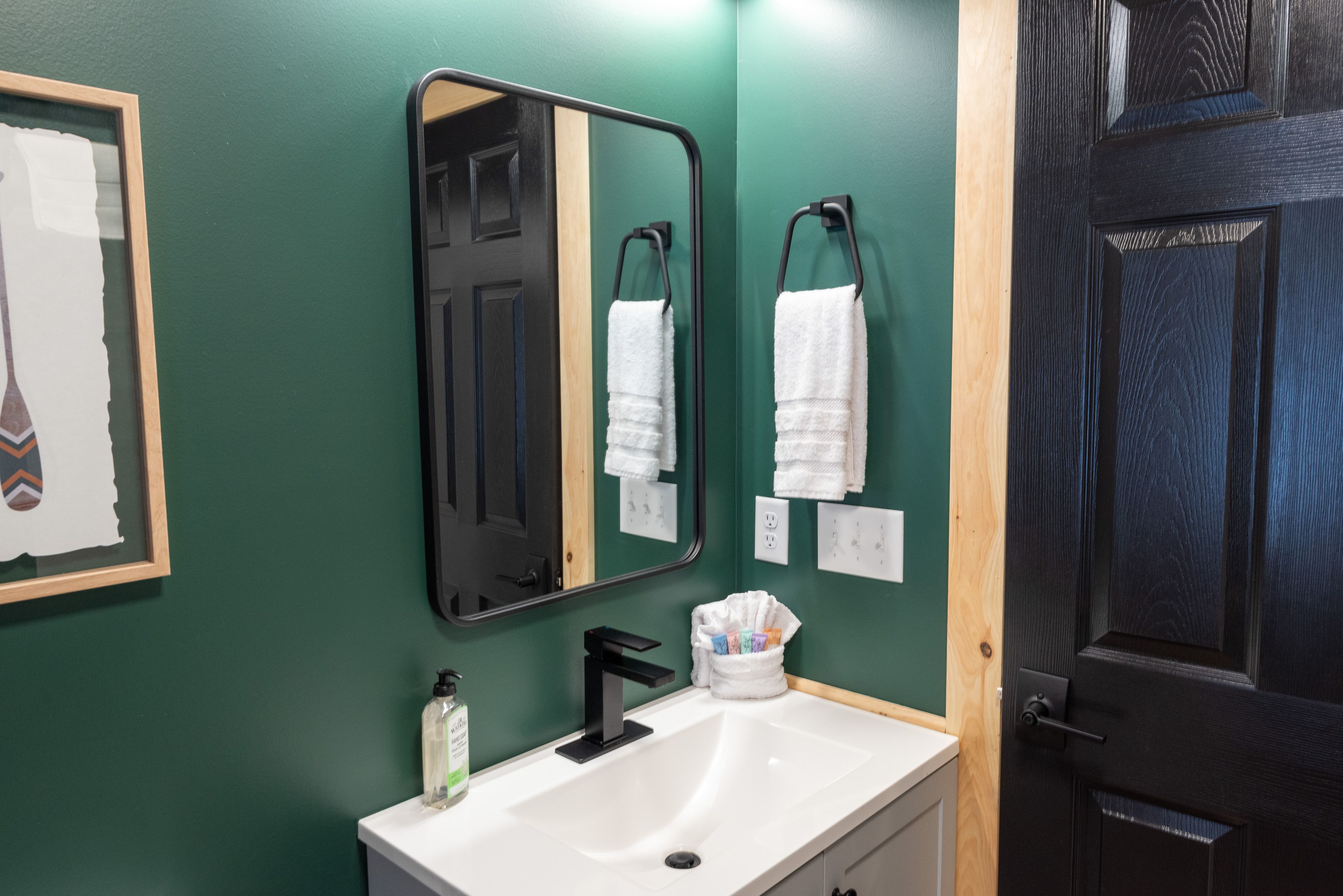 Full Bathroom | 2nd Floor