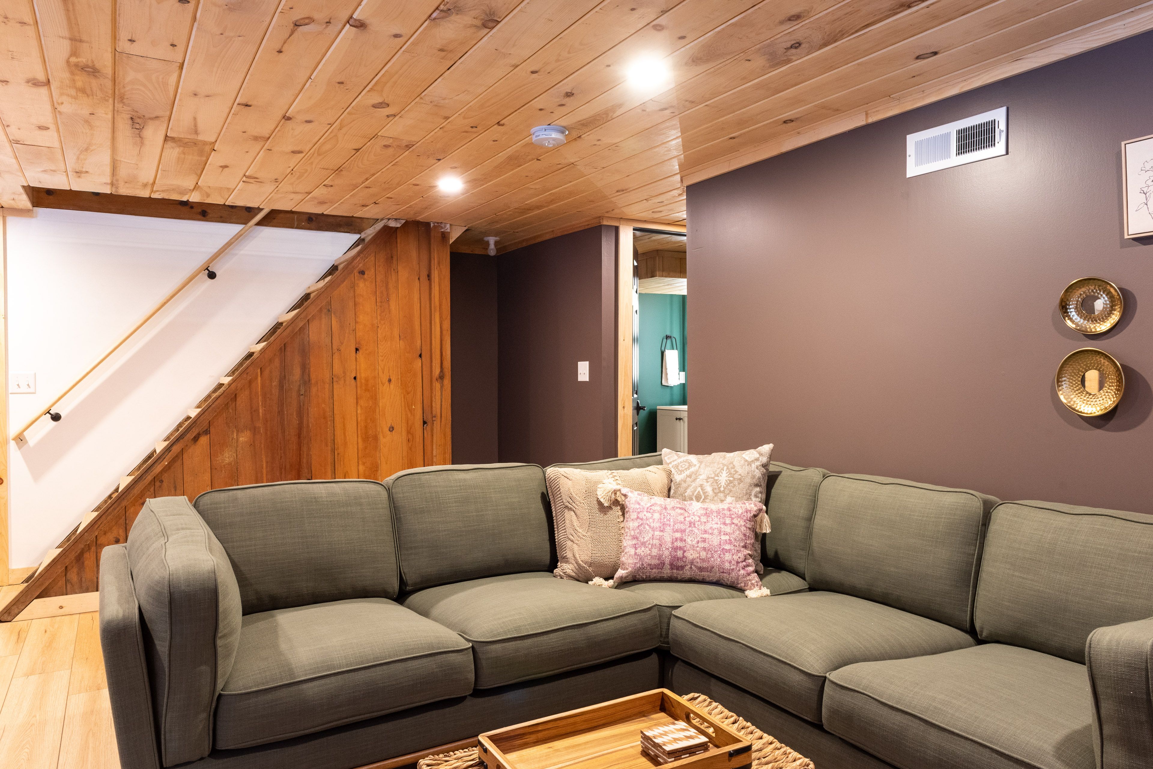 Living Room | Flat-Screen TV | Board Games | Hammock | 1st Floor