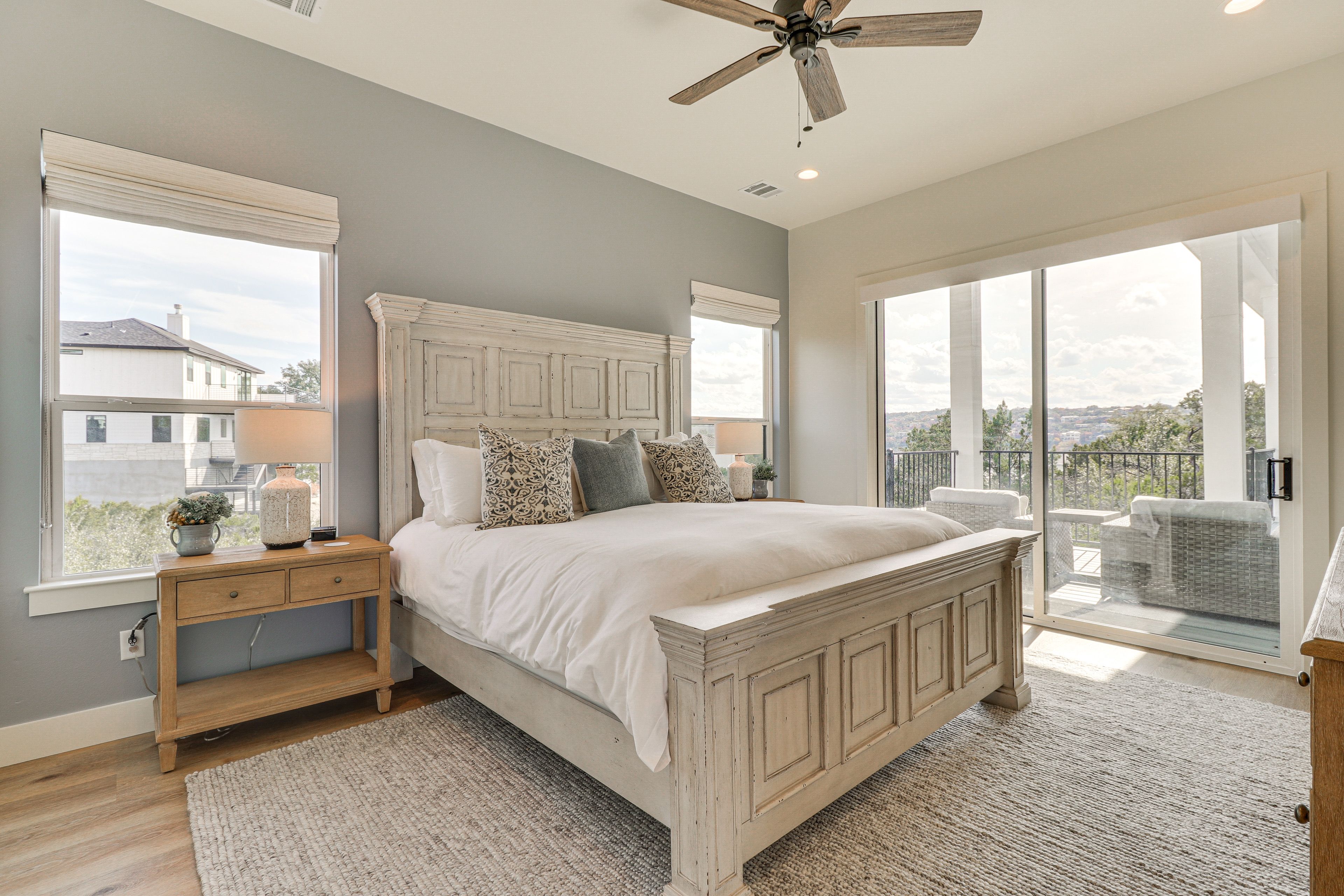 Bedroom 1 | King Bed | Linens & Towels | Smart TV | En-Suite Bathroom