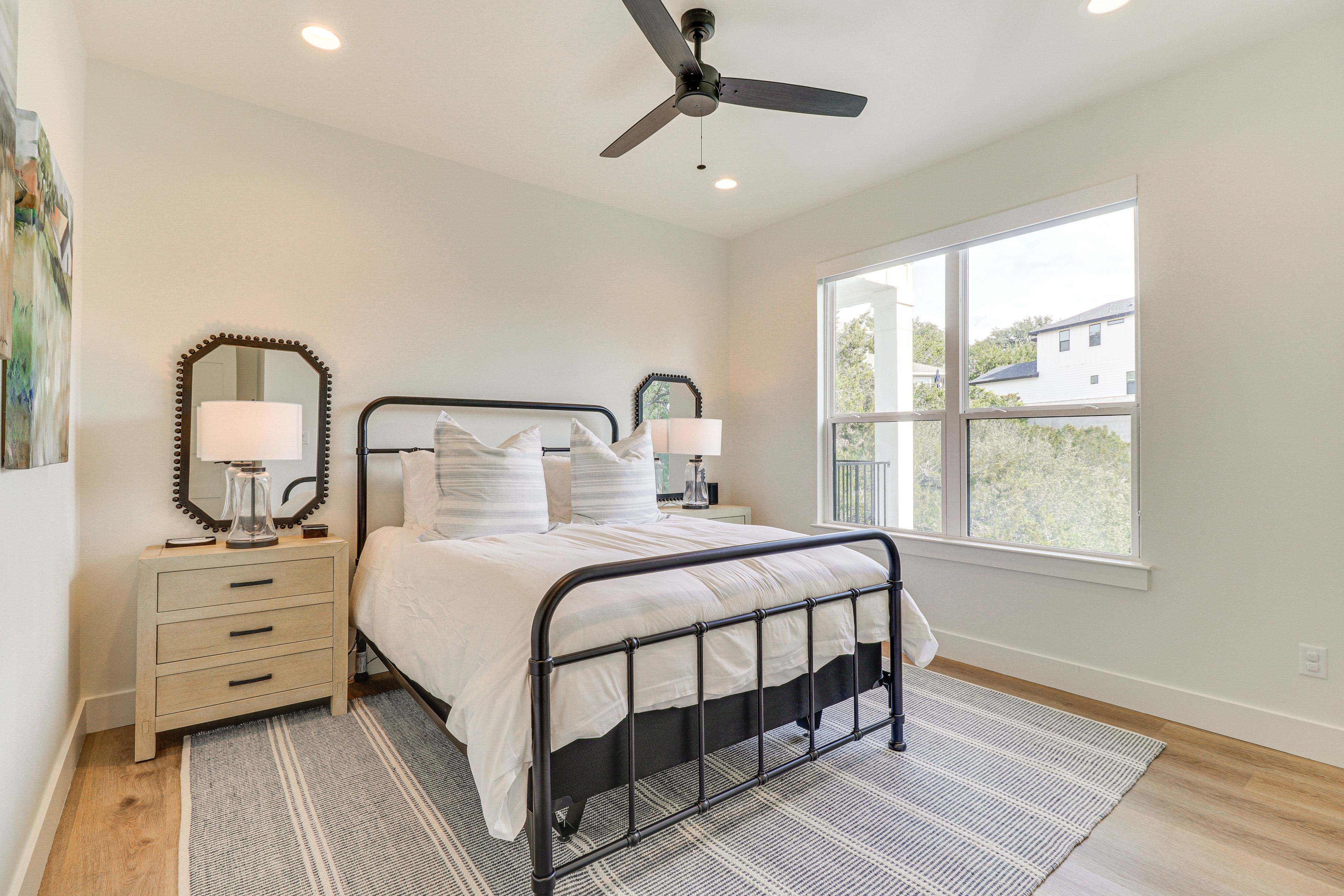 Bedroom 3 | Queen Bed