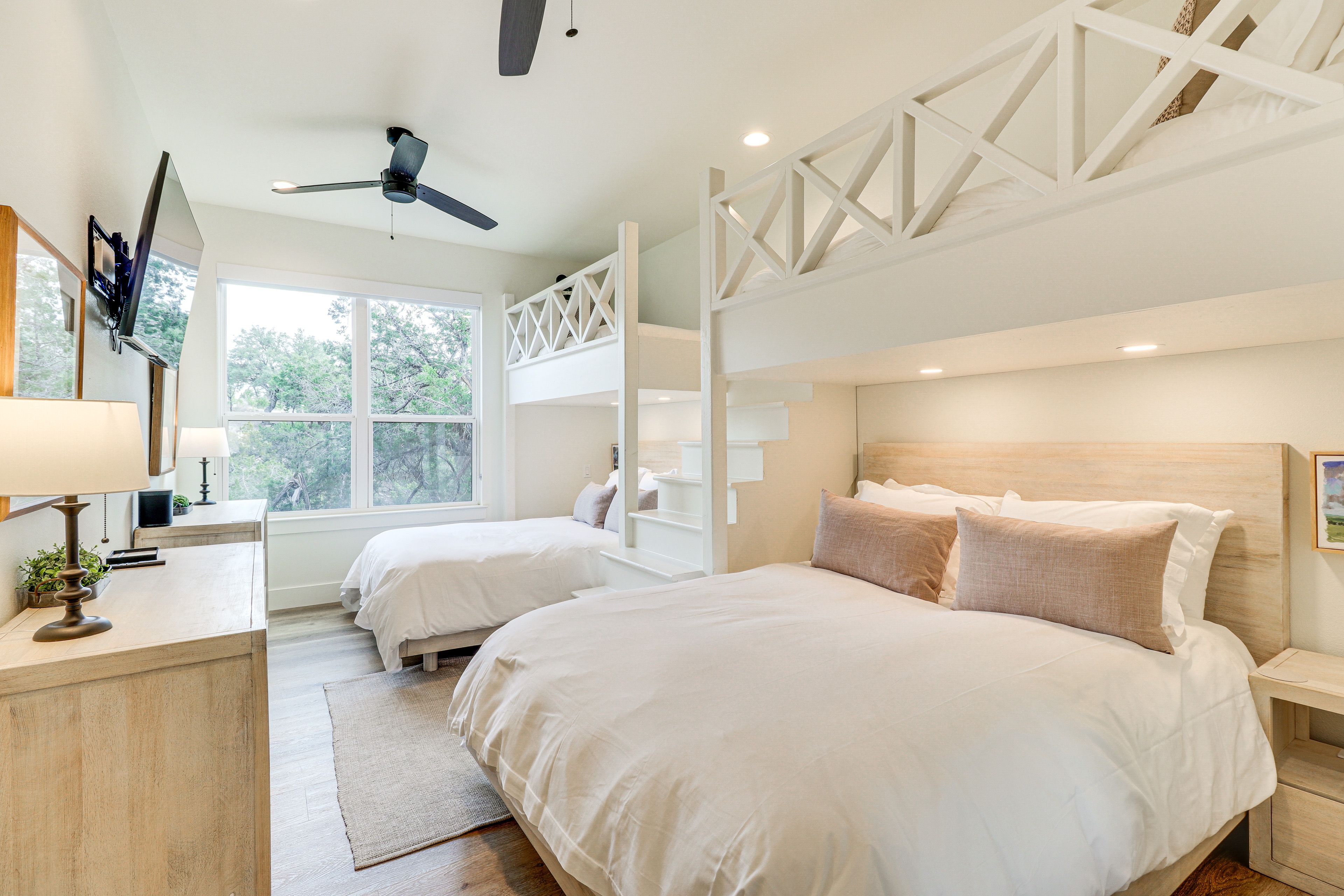 Bedroom 4 | 2 Twin/Queen Bunk Beds | Smart TV
