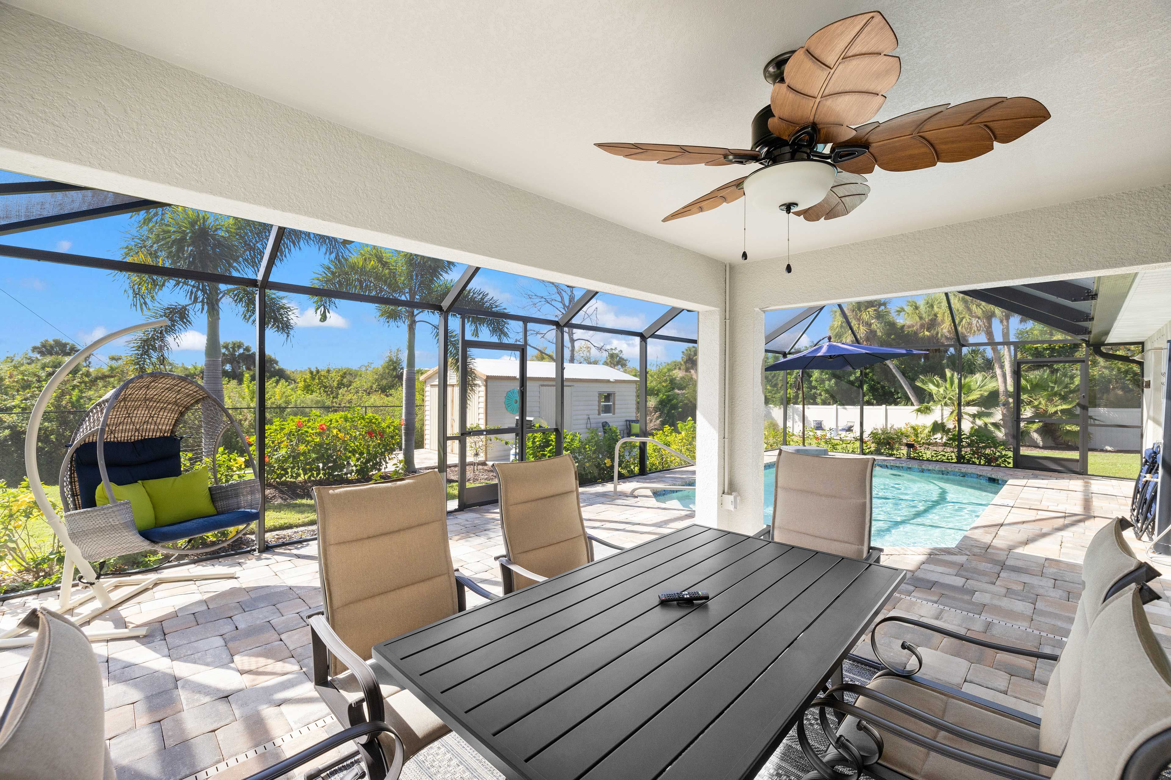 Covered Patio | Smart TV
