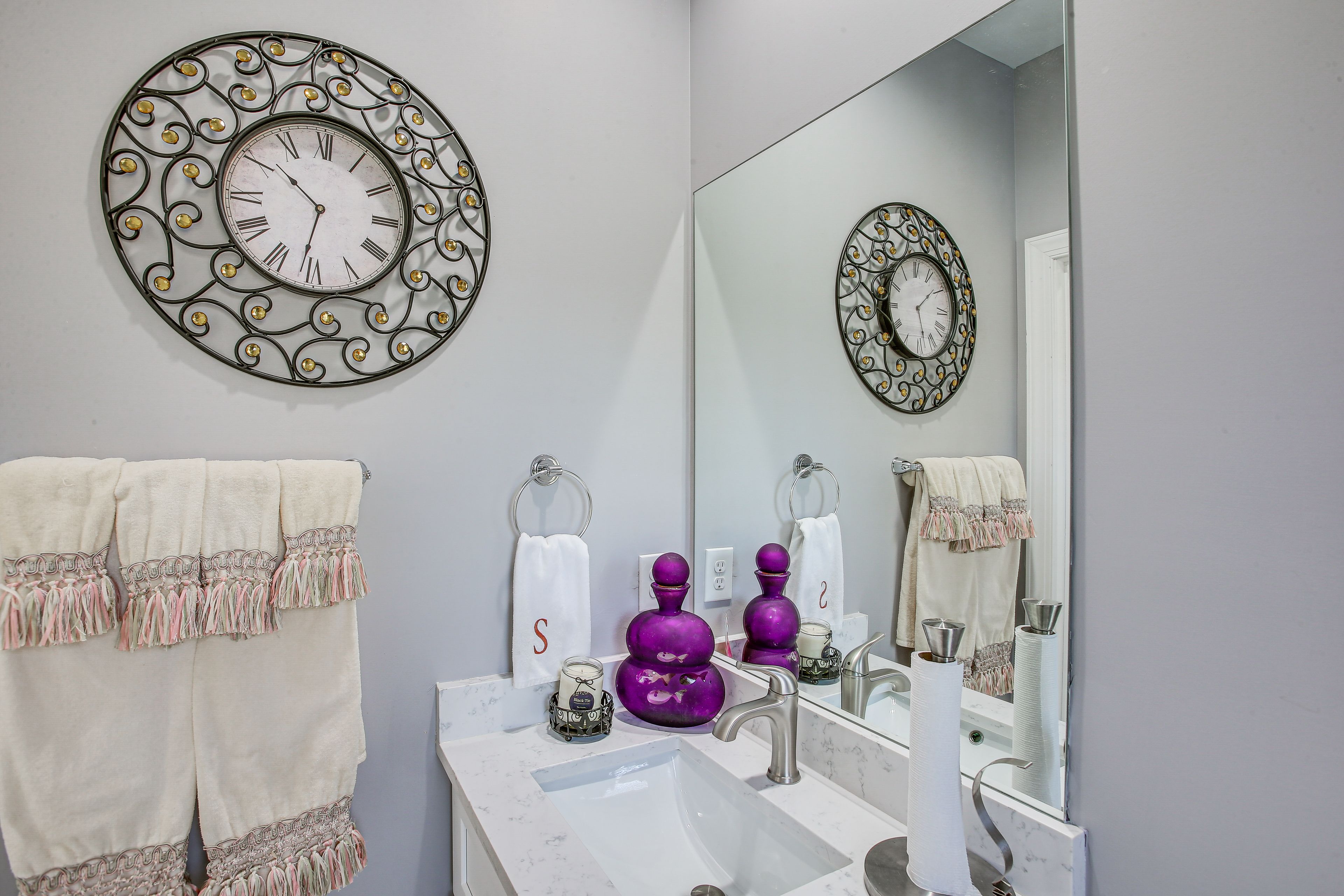 Half Bathroom | 1st Floor