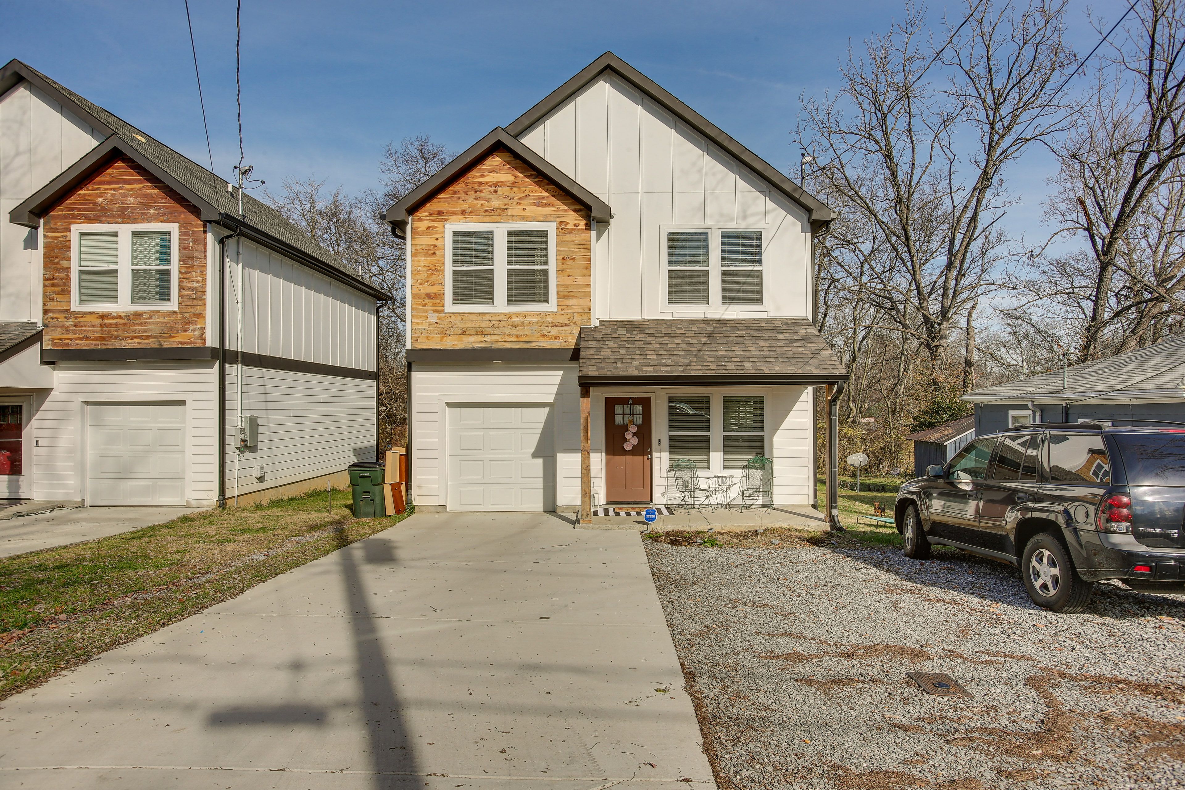 Parking | Driveway (2 Vehicles) | RV/Trailer Parking | Street Parking