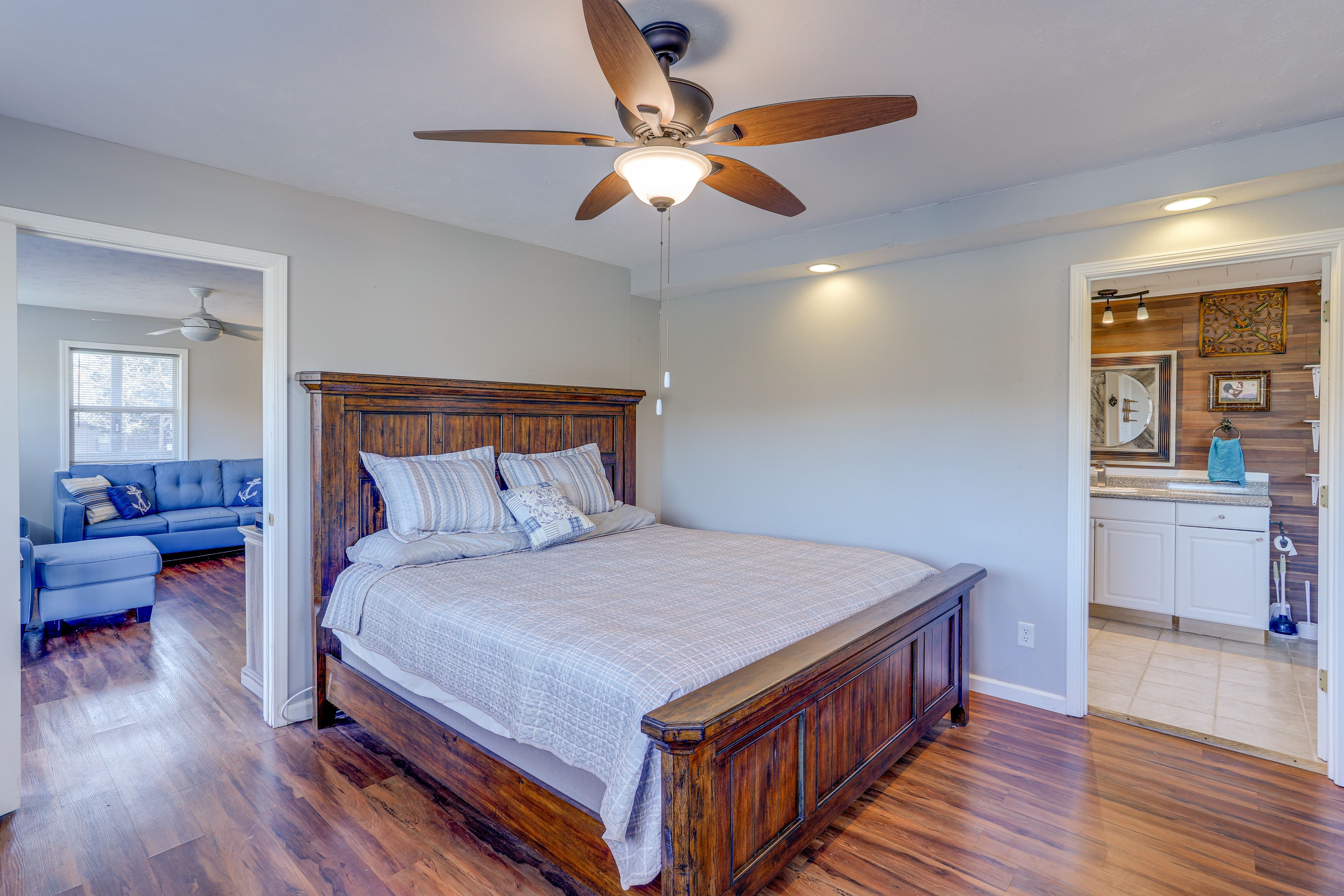 Bedroom Suite | King Bed | Linens Provided