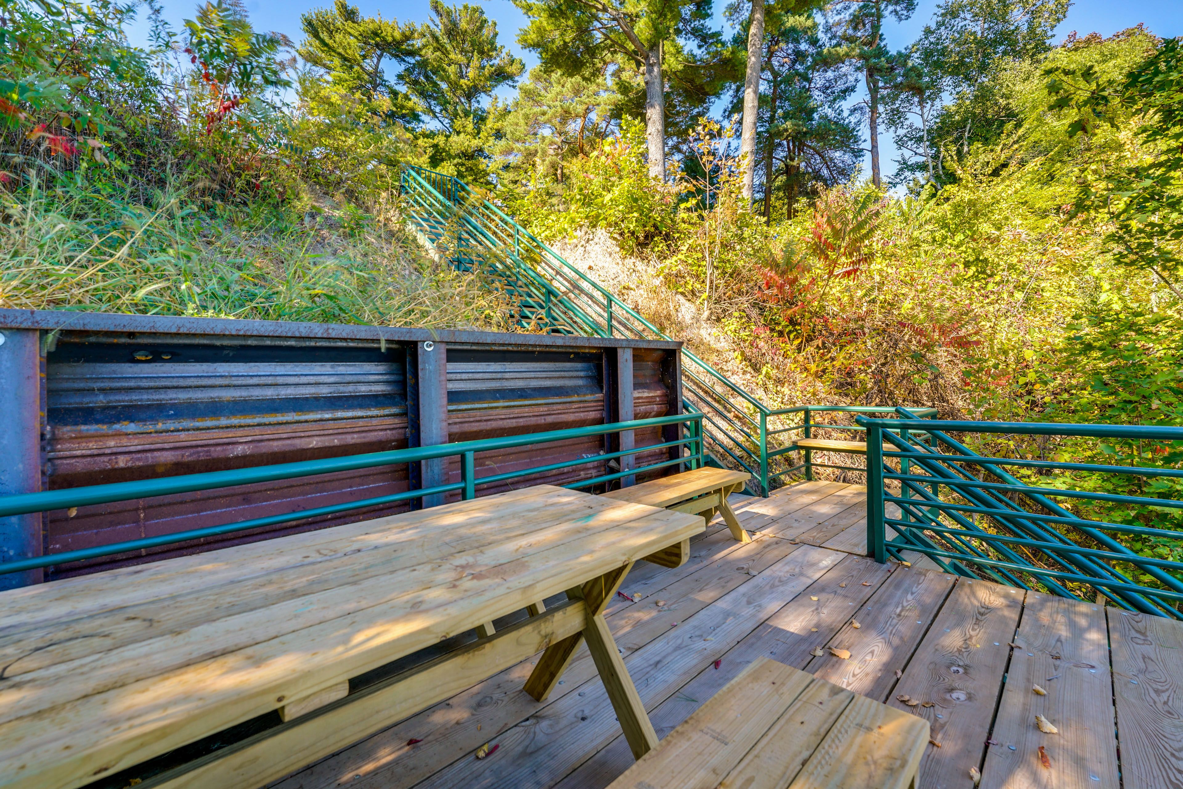 Waterfront Deck | Dining Area | Lake View