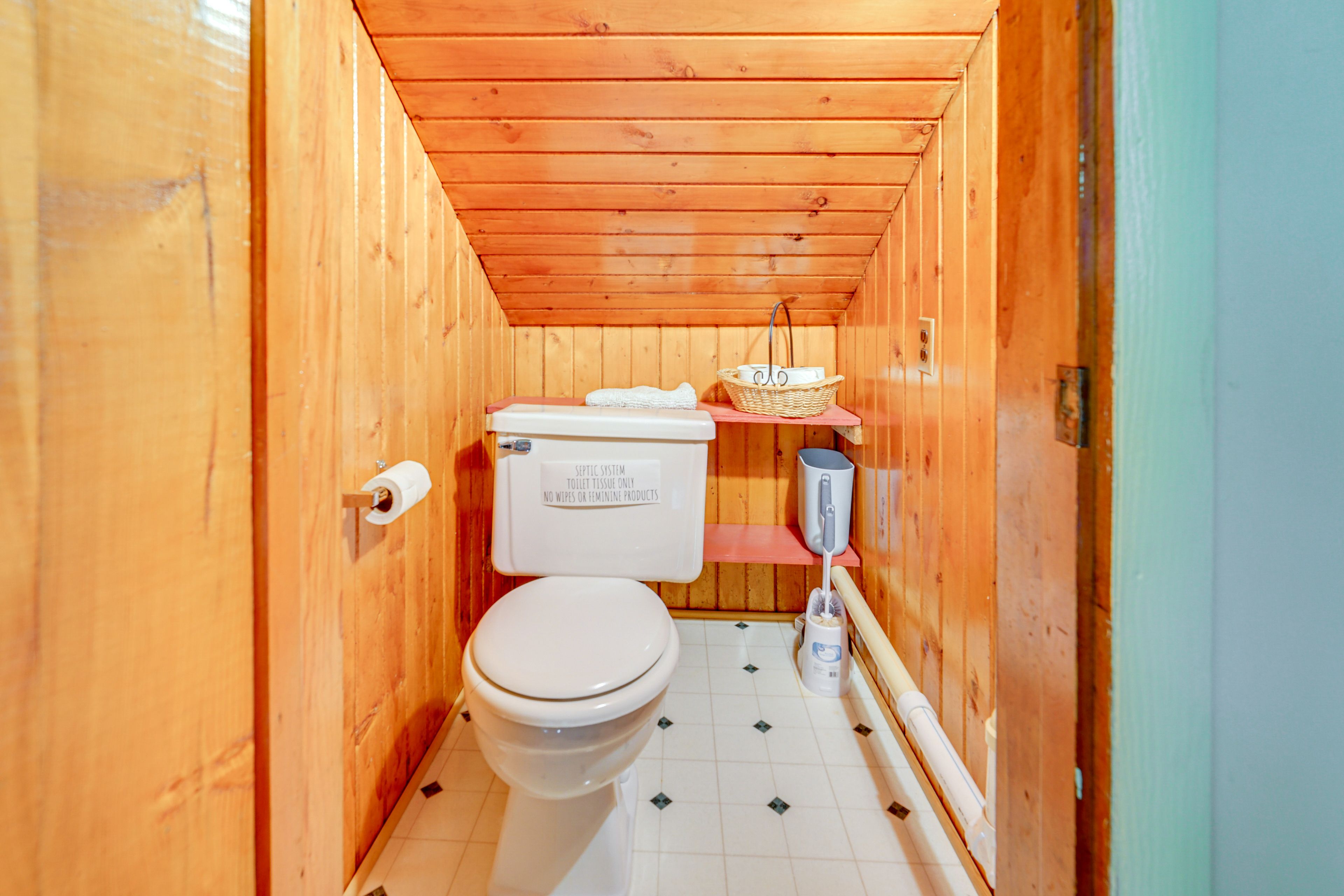 En-Suite Half Bathroom | 2nd Floor