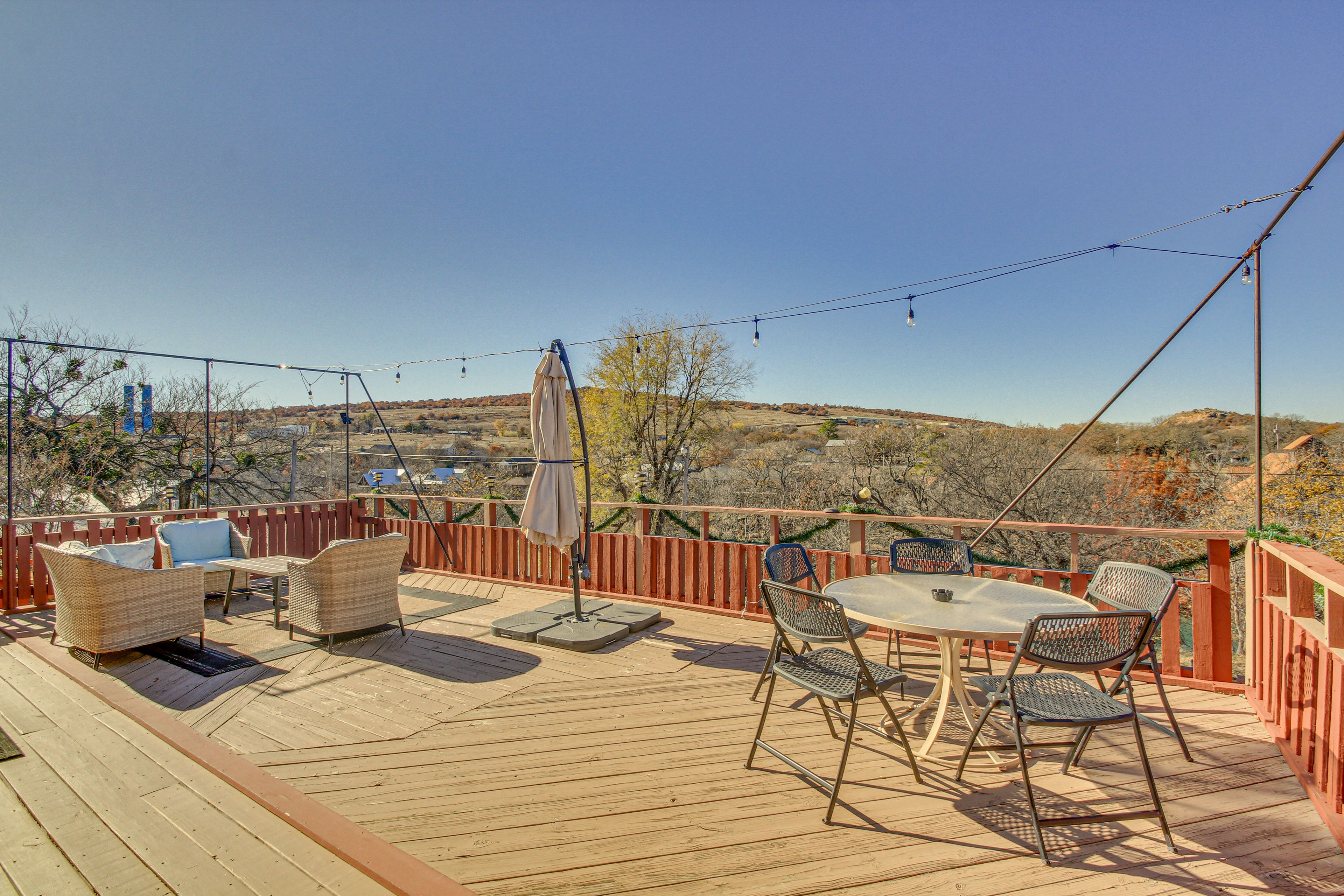 Medicine Park Vacation Rental | 2BR | 2BA | Stairs Required | 2,000 Sq Ft