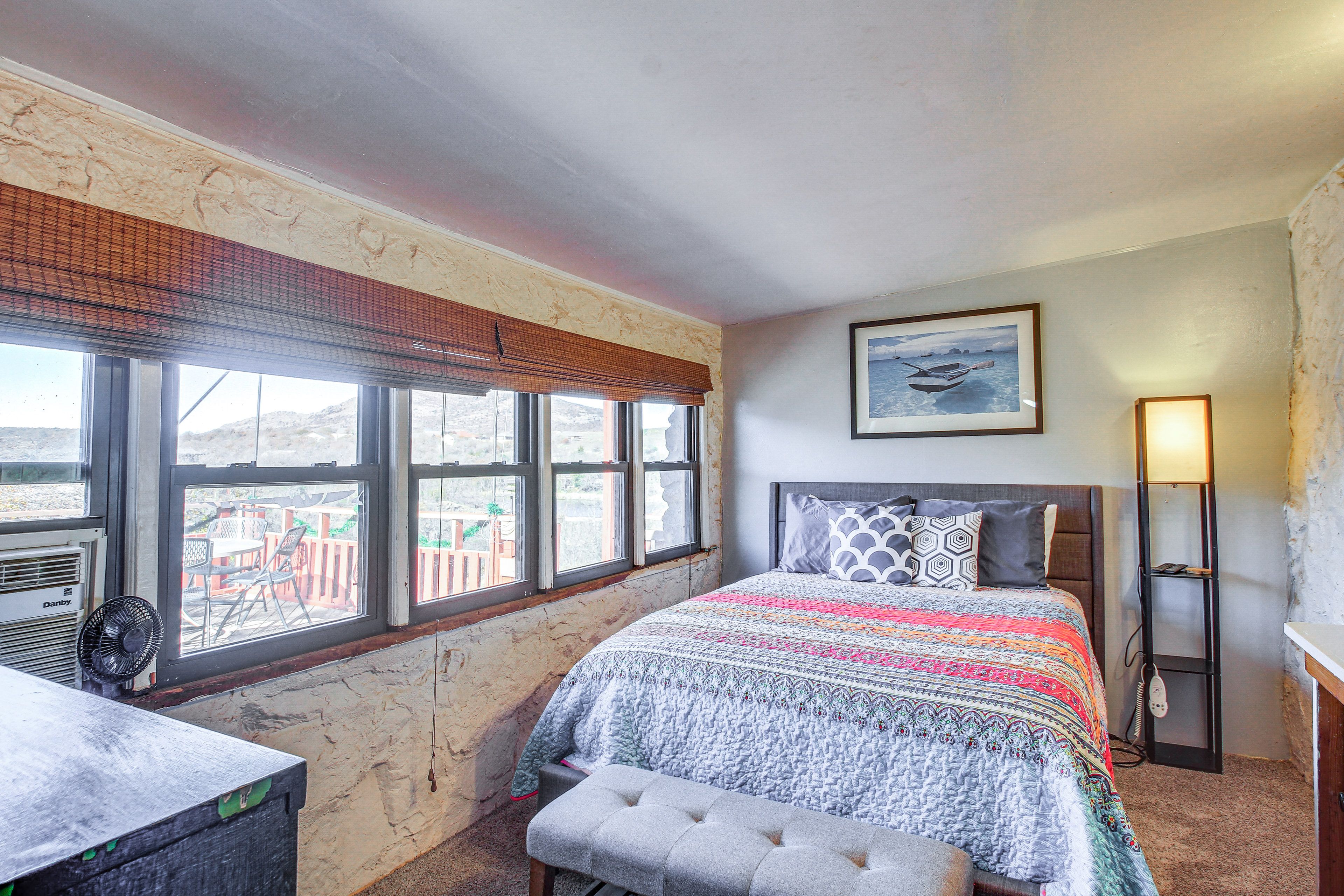 Bedroom 1 | Queen Bed