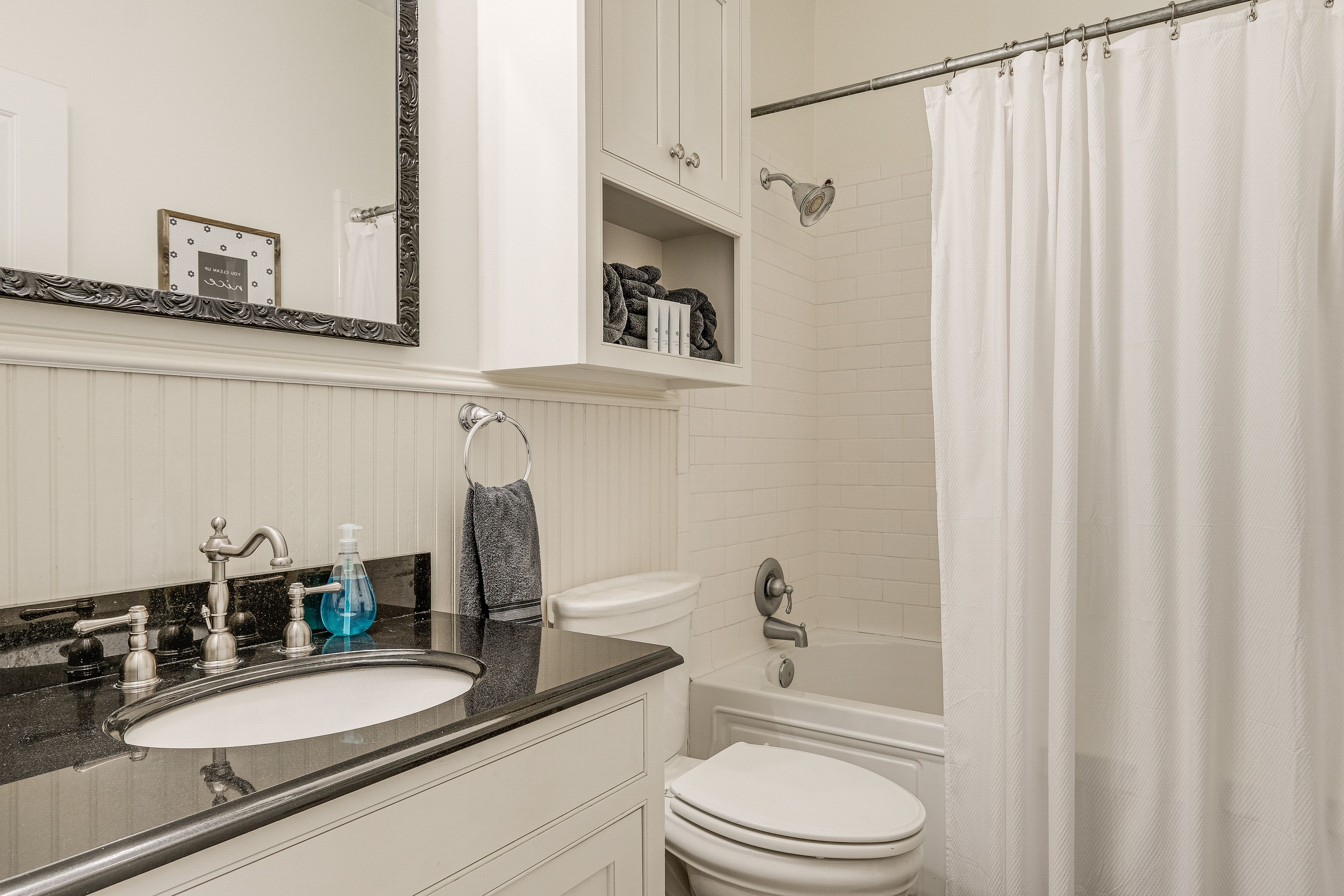 Full Bathroom