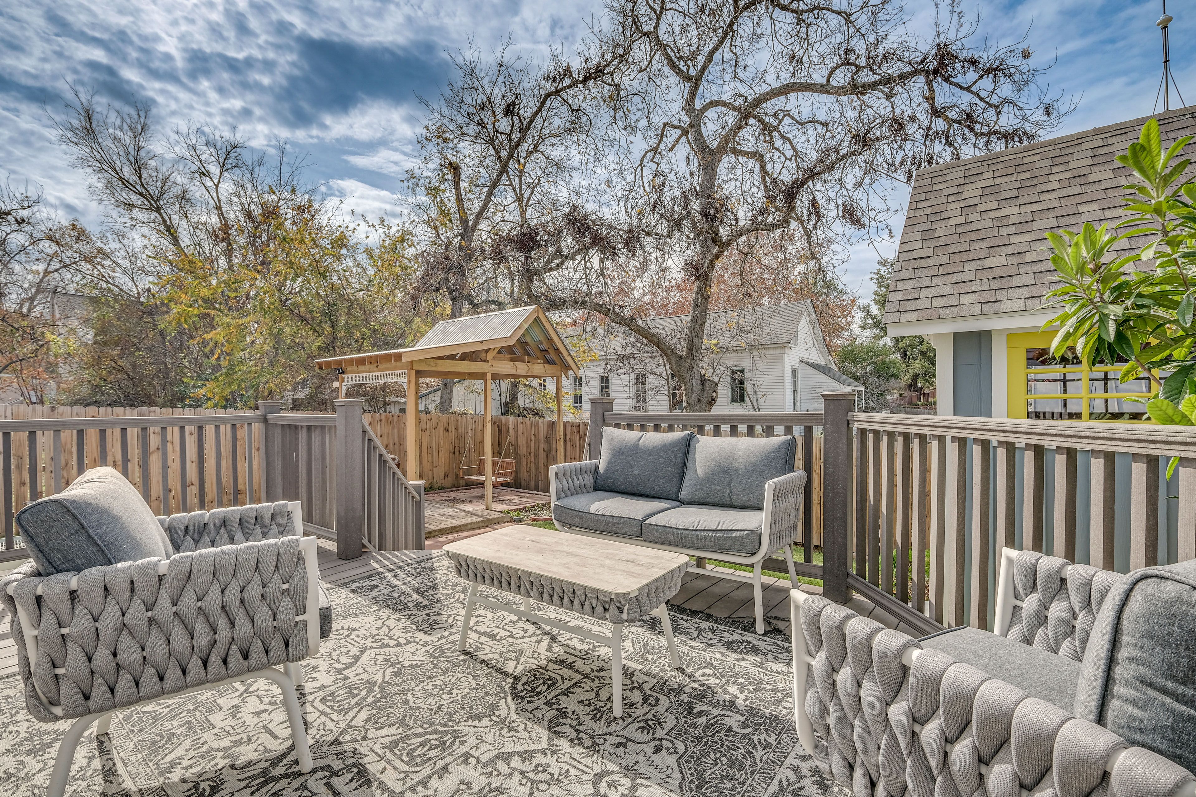 Brenham Vacation Rental | 2BR | 3BA | 1,991 Sq Ft | Stairs Required