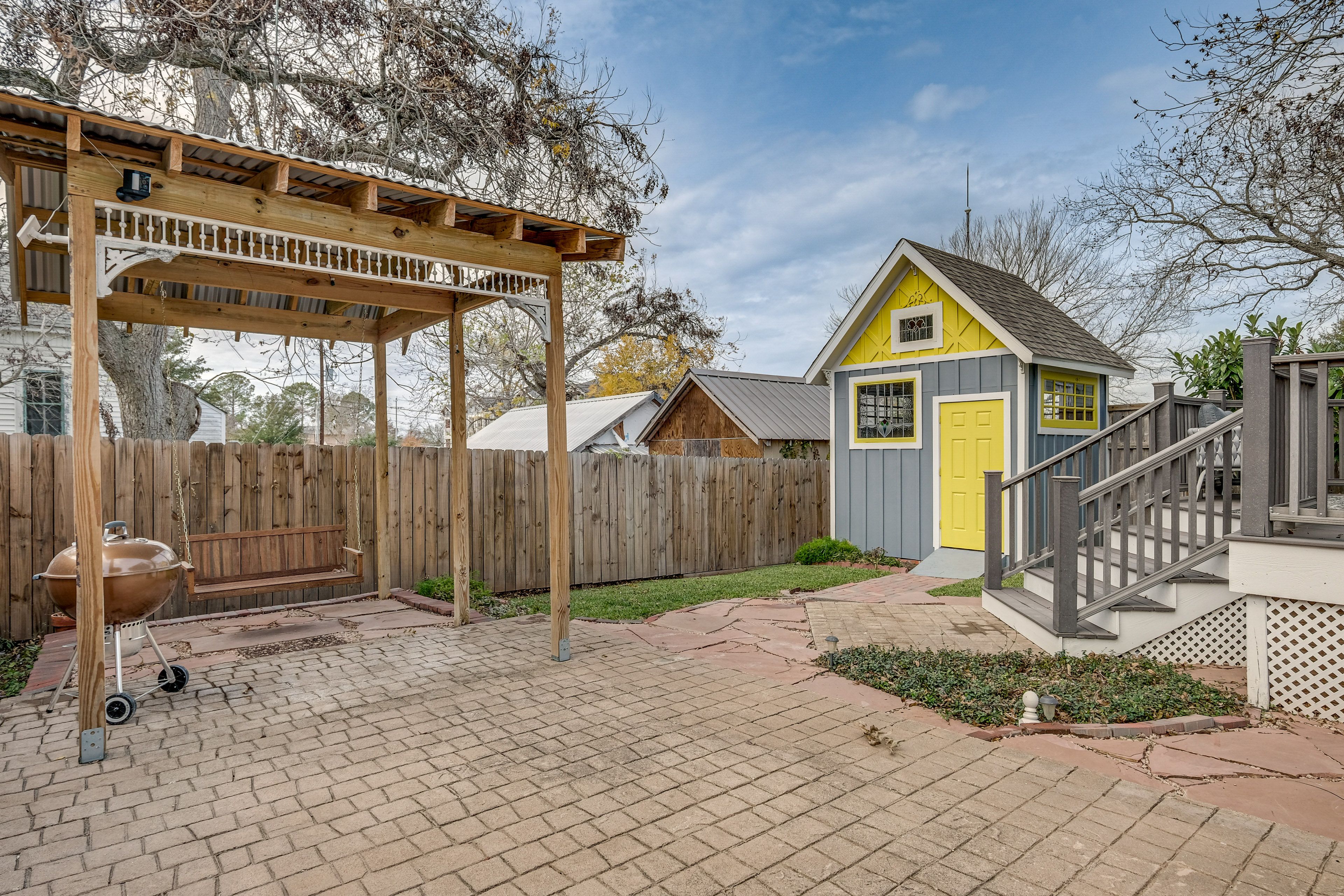Gazebo | Charcoal Grill