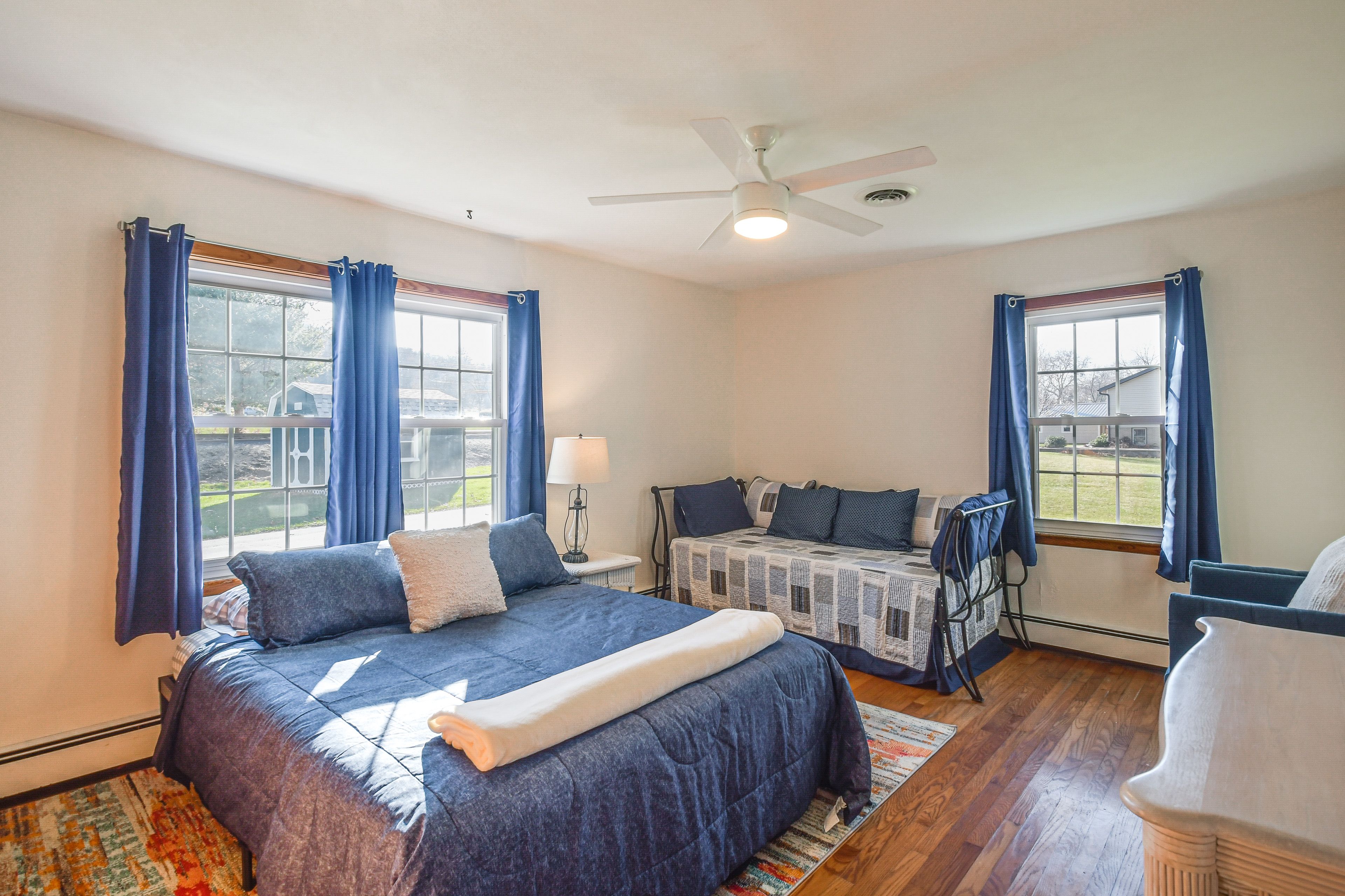 Bedroom 1 | Queen Bed | Twin Daybed w/ Twin Trundle | Linens Provided