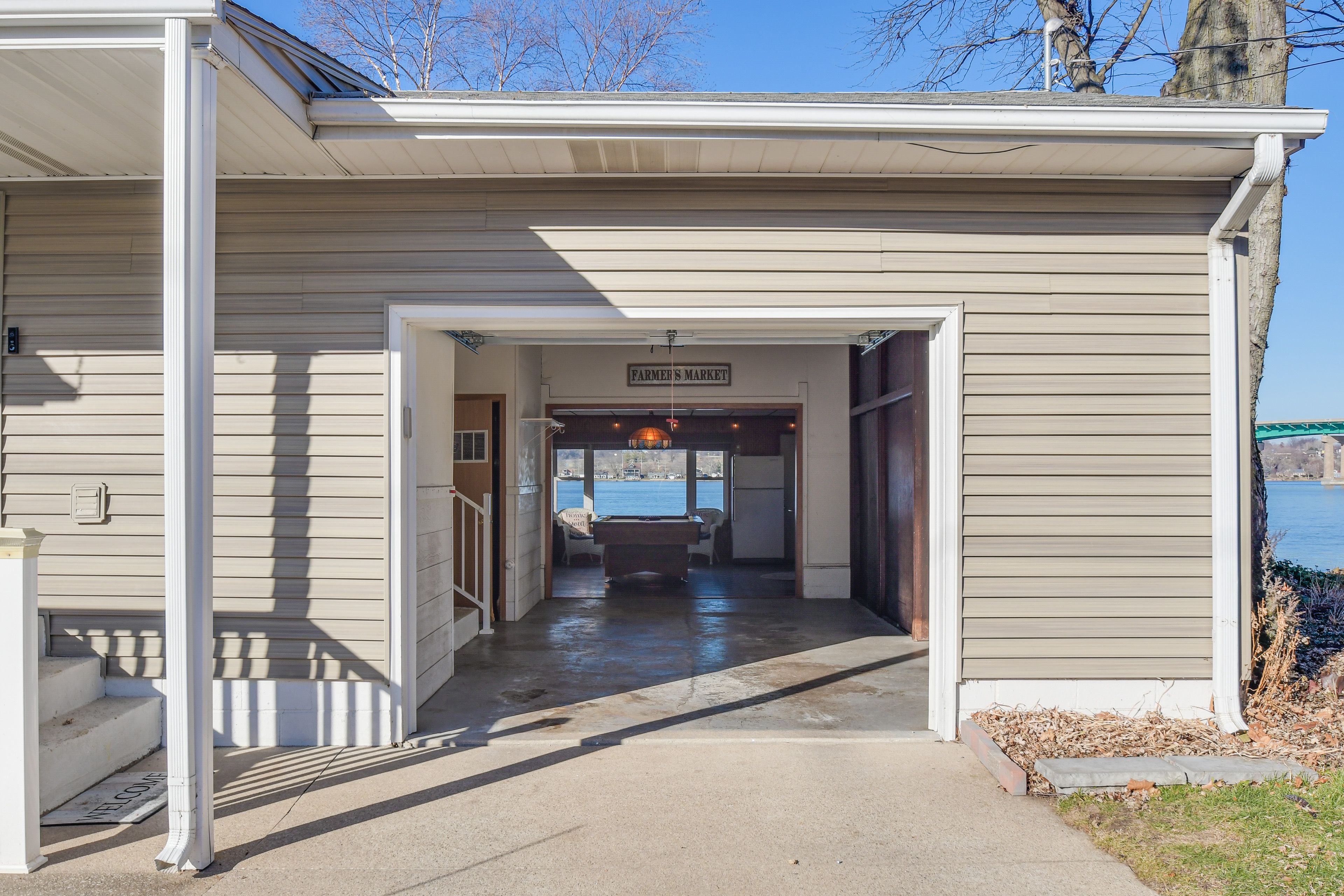 Parking | Garage (1 Vehicle) | Driveway (1 Vehicle) | RV/Trailer Parking Allowed