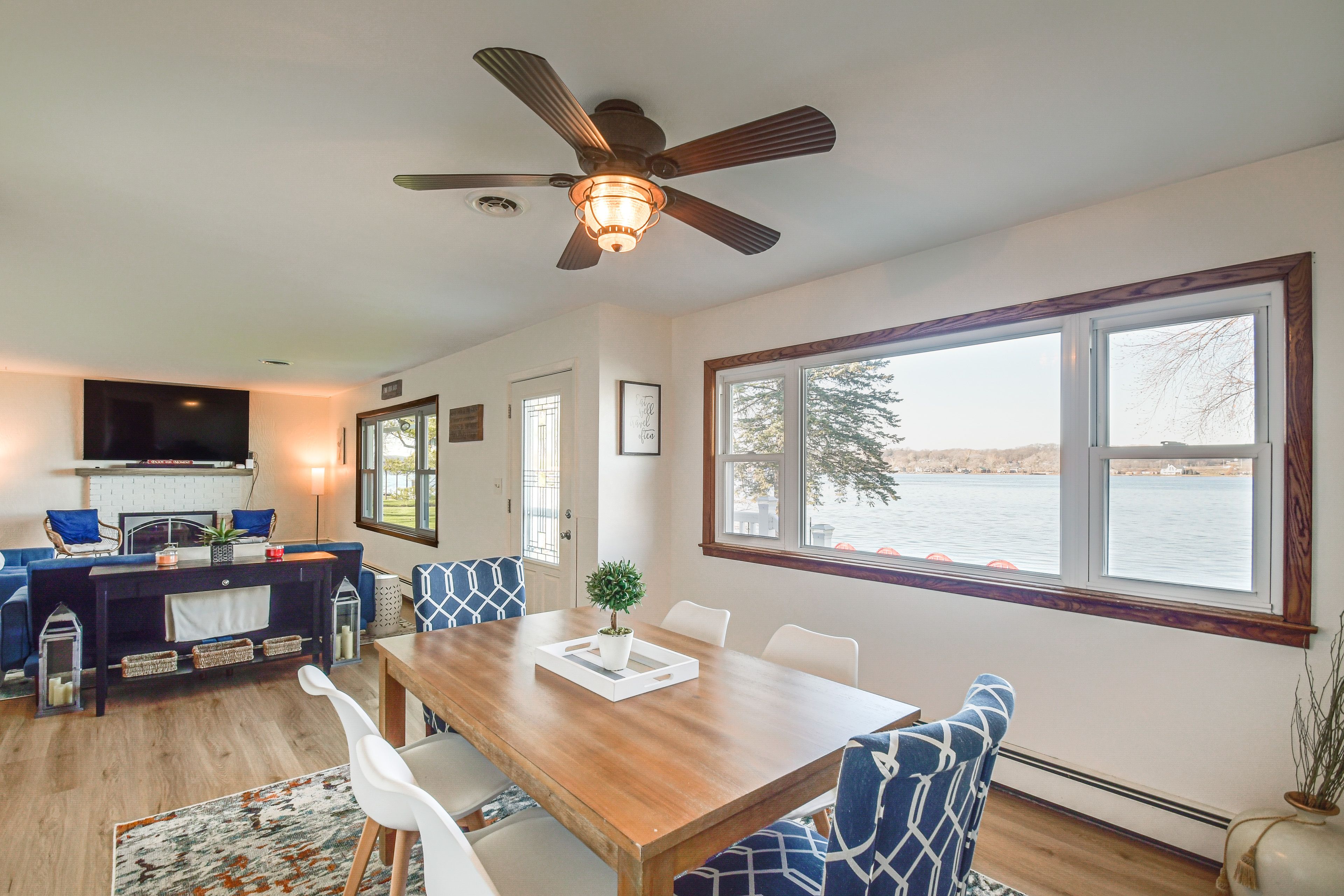 Dining Room | Dishware & Flatware Provided