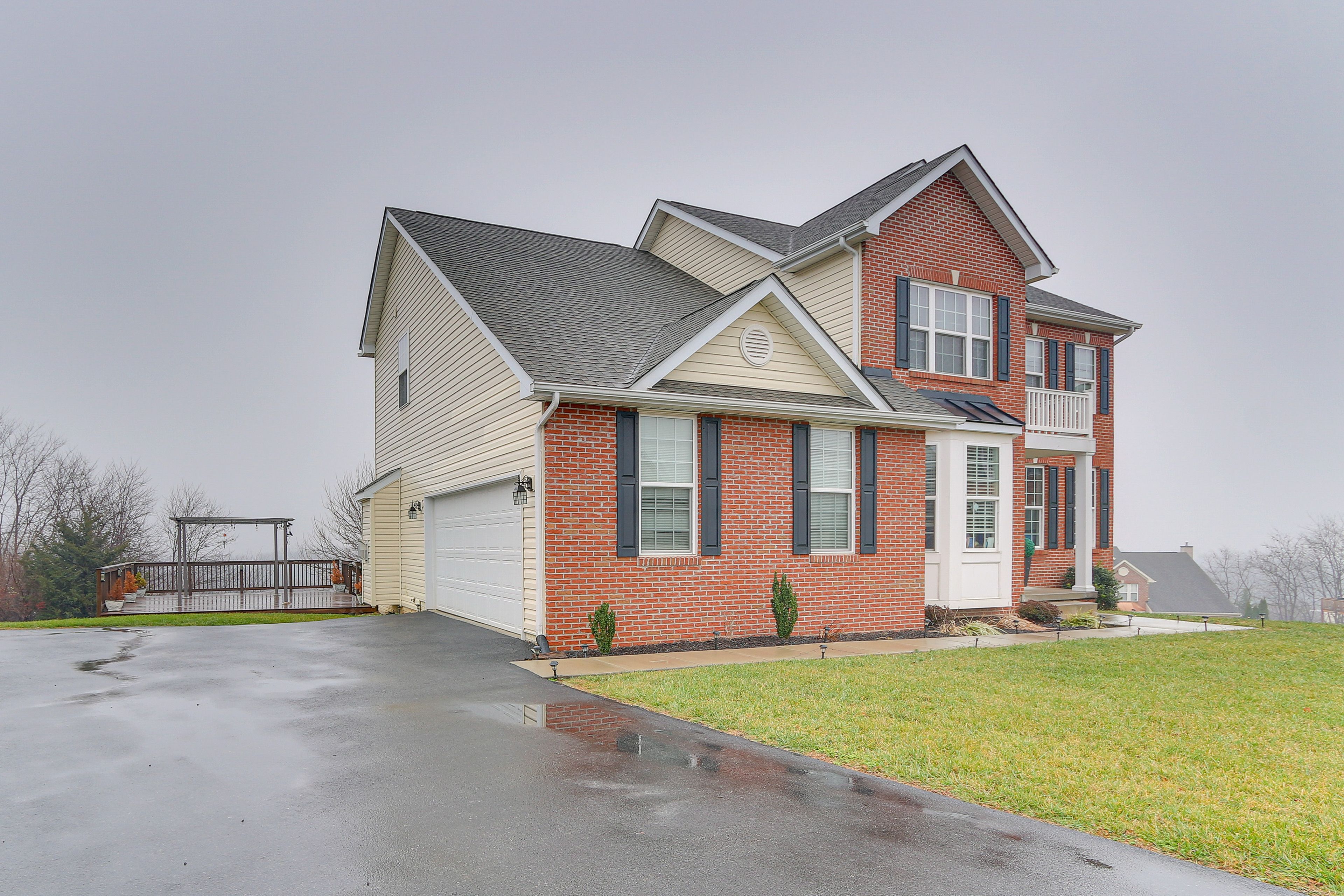 Apartment Exterior | Homeowner On-Site (Upper Main House)