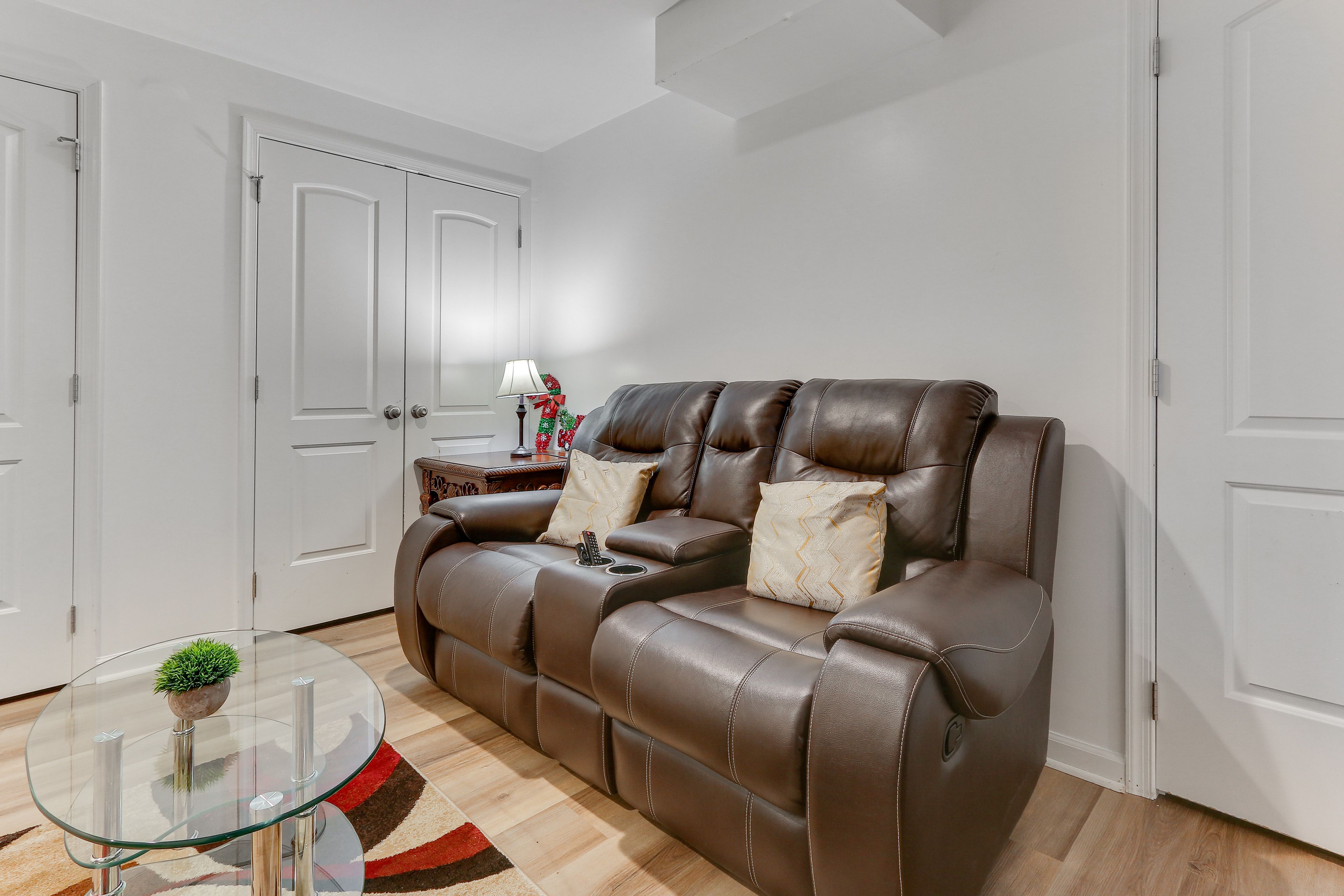 Living Area | Smart TV