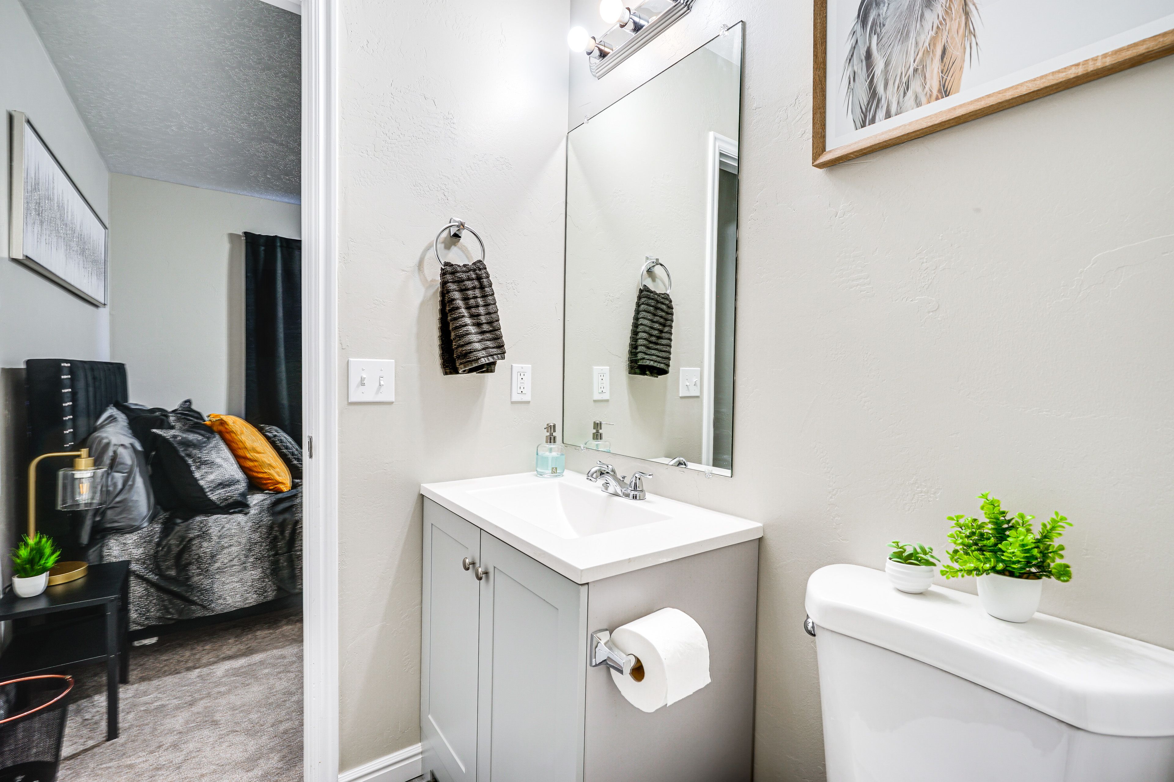 En-Suite Bathroom | Towels Provided