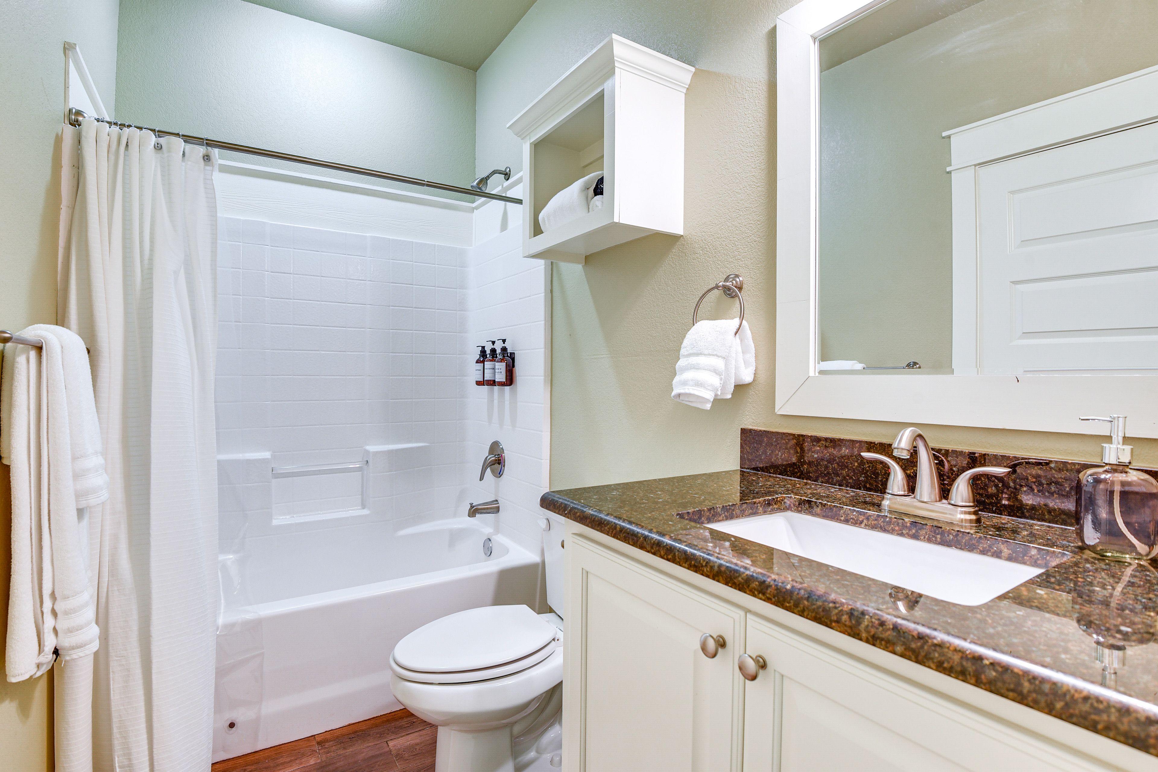 En-Suite Bathroom | Complimentary Toiletries