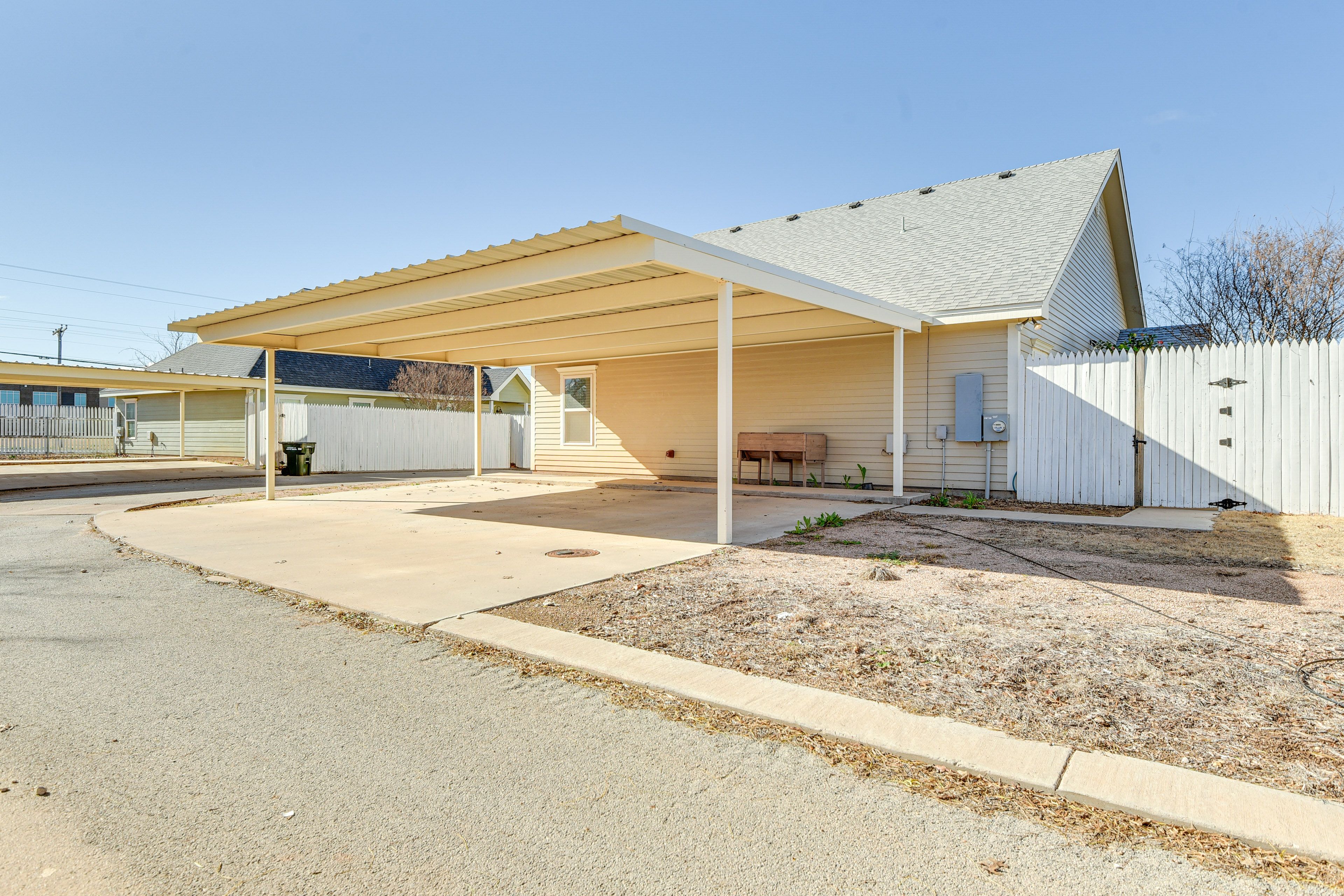 Parking | Carport (3 Vehicles)