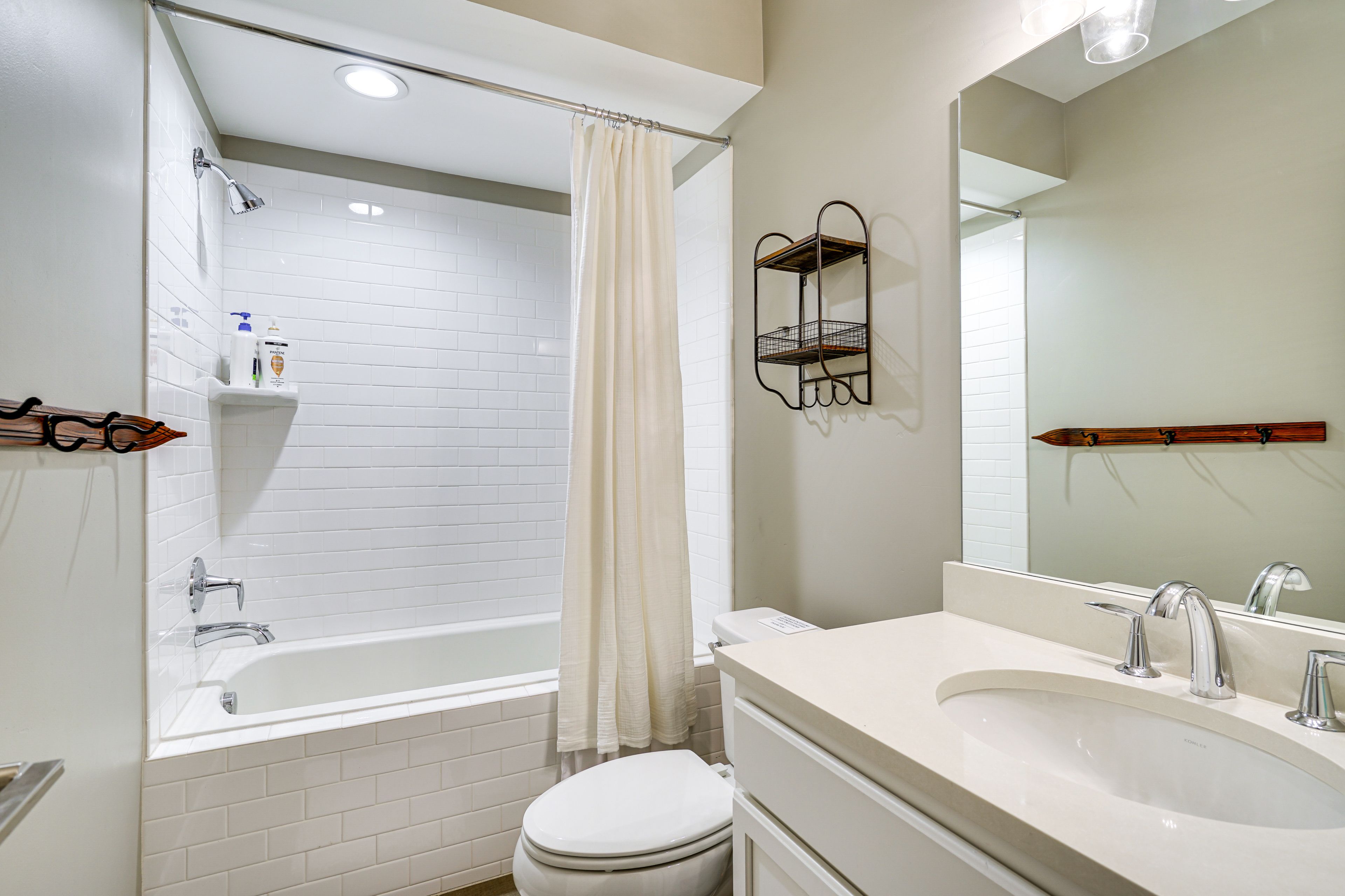 Full Bathroom | 1st Floor