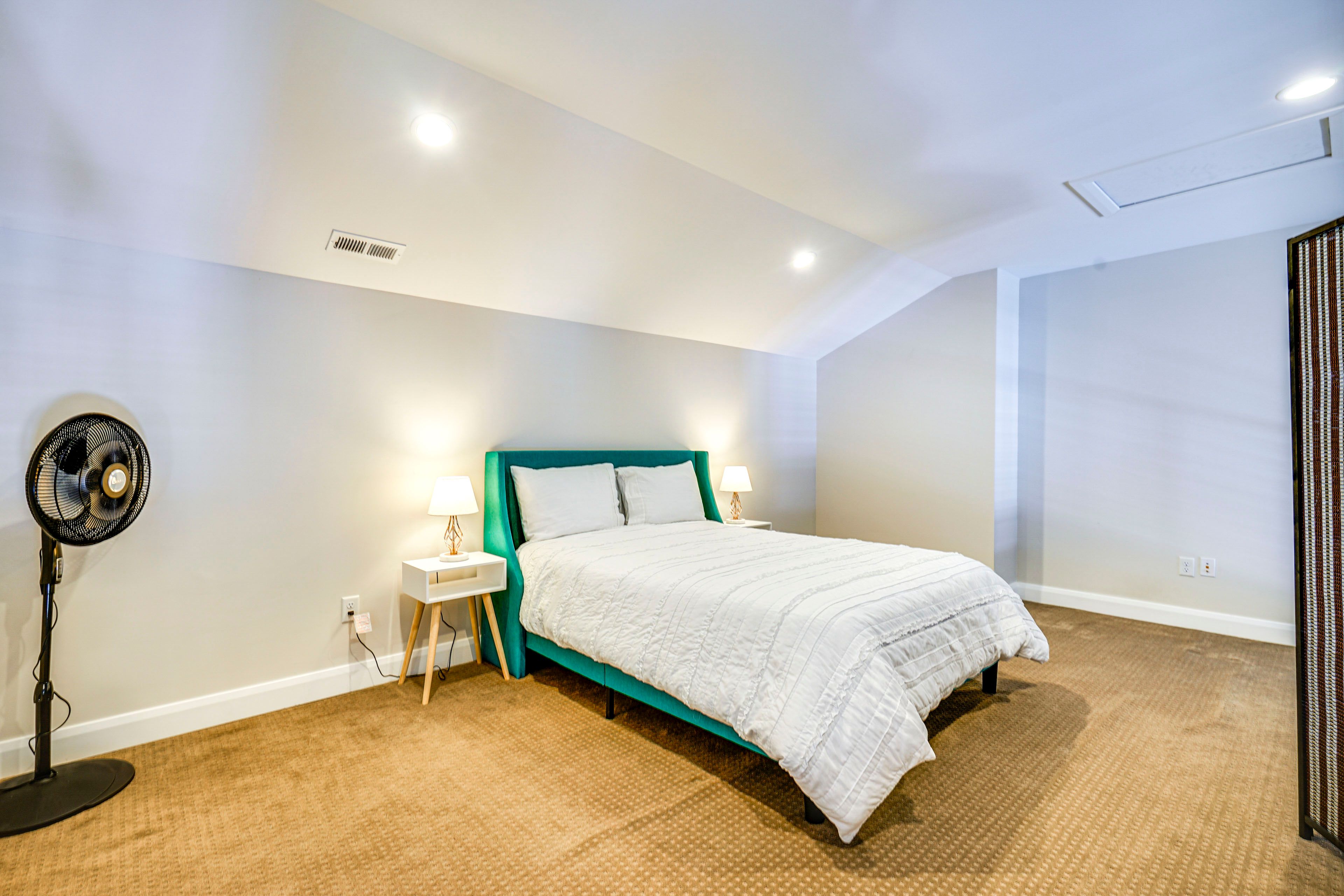 Loft | 3rd Floor | Queen Bed